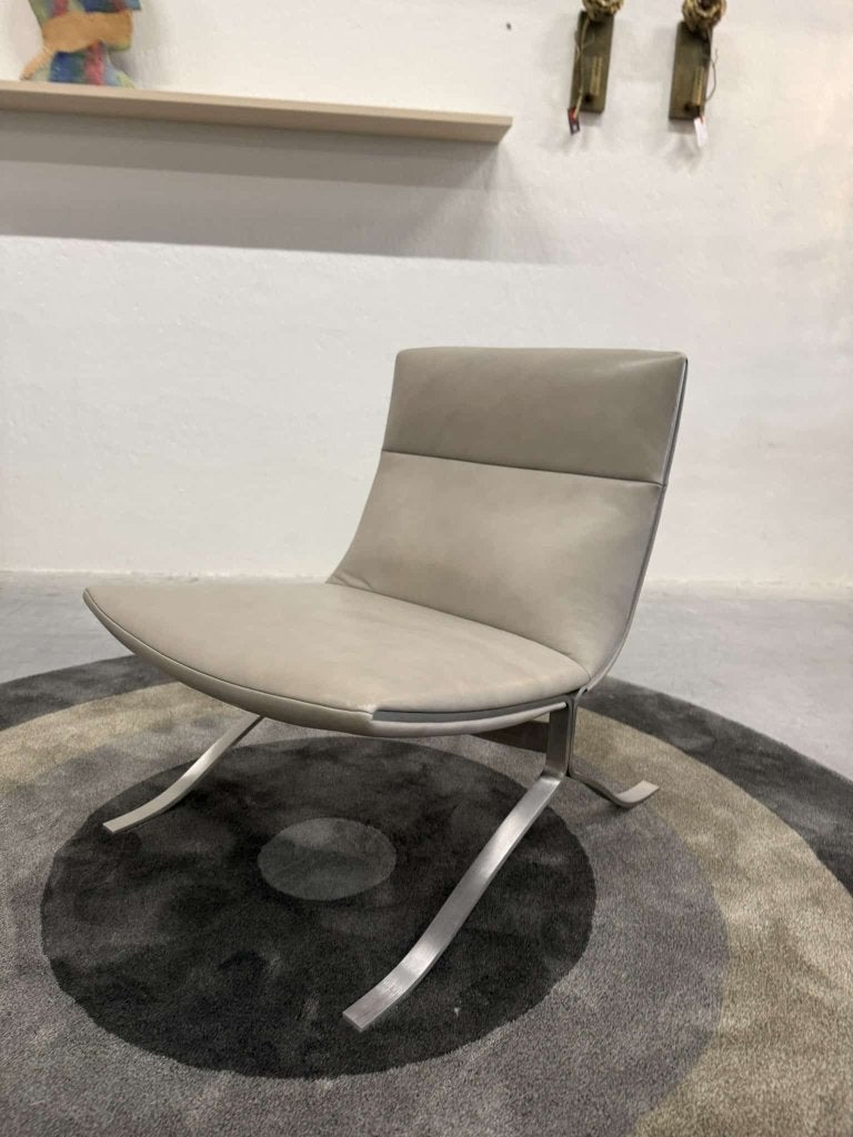 Nieuw Eyye Juno fauteuil grijs leer loxton design stoel, Huis en Inrichting, Fauteuils, Nieuw, 50 tot 75 cm, Leer, 75 tot 100 cm