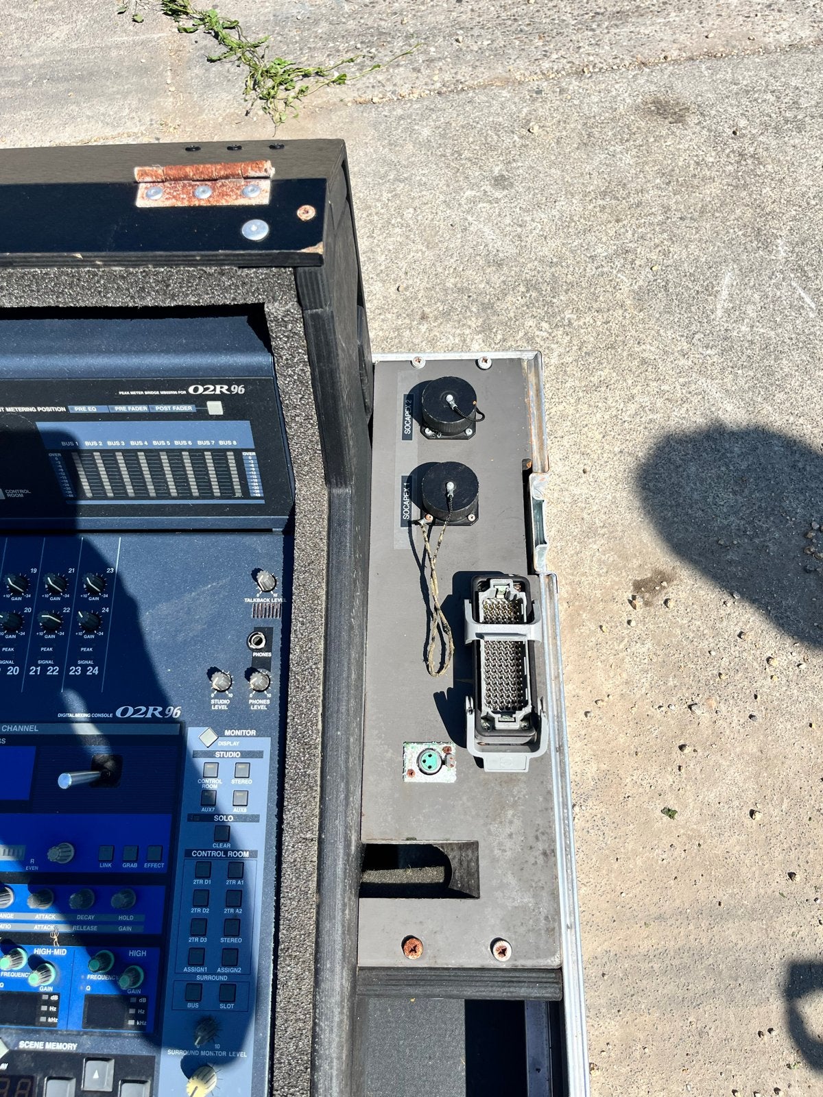 Flightcase met Yamaha O2R96 - Werking onbekend, Muziek en Instrumenten, Mengpanelen, Ophalen, Gebruikt, 20 kanalen of meer