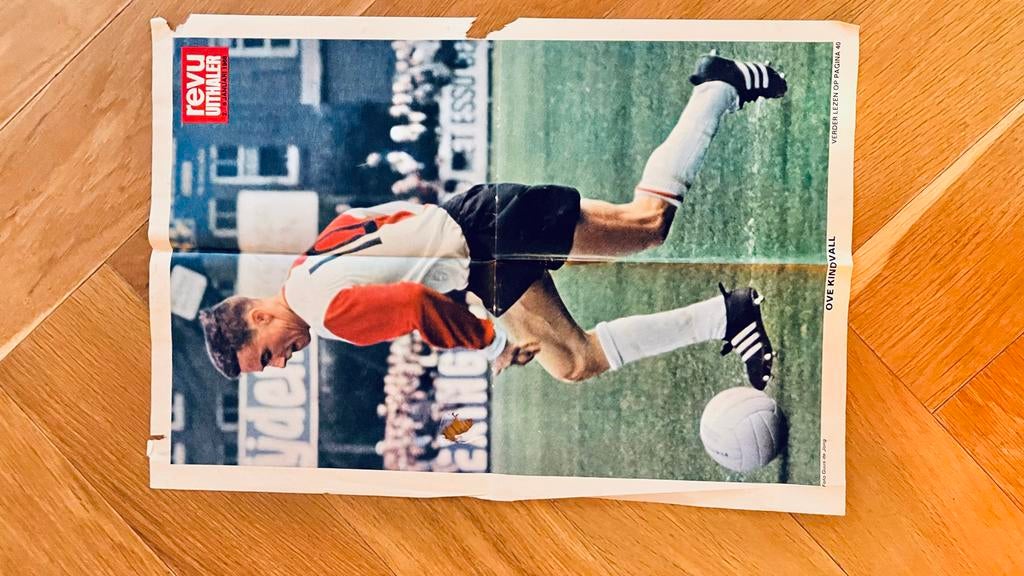 Feyenoord voetbalposter Revu 1968 36x52 cm, Verzamelen, Posters, Ophalen of Verzenden, Sport, A1 t/m A3, Rechthoekig Staand
