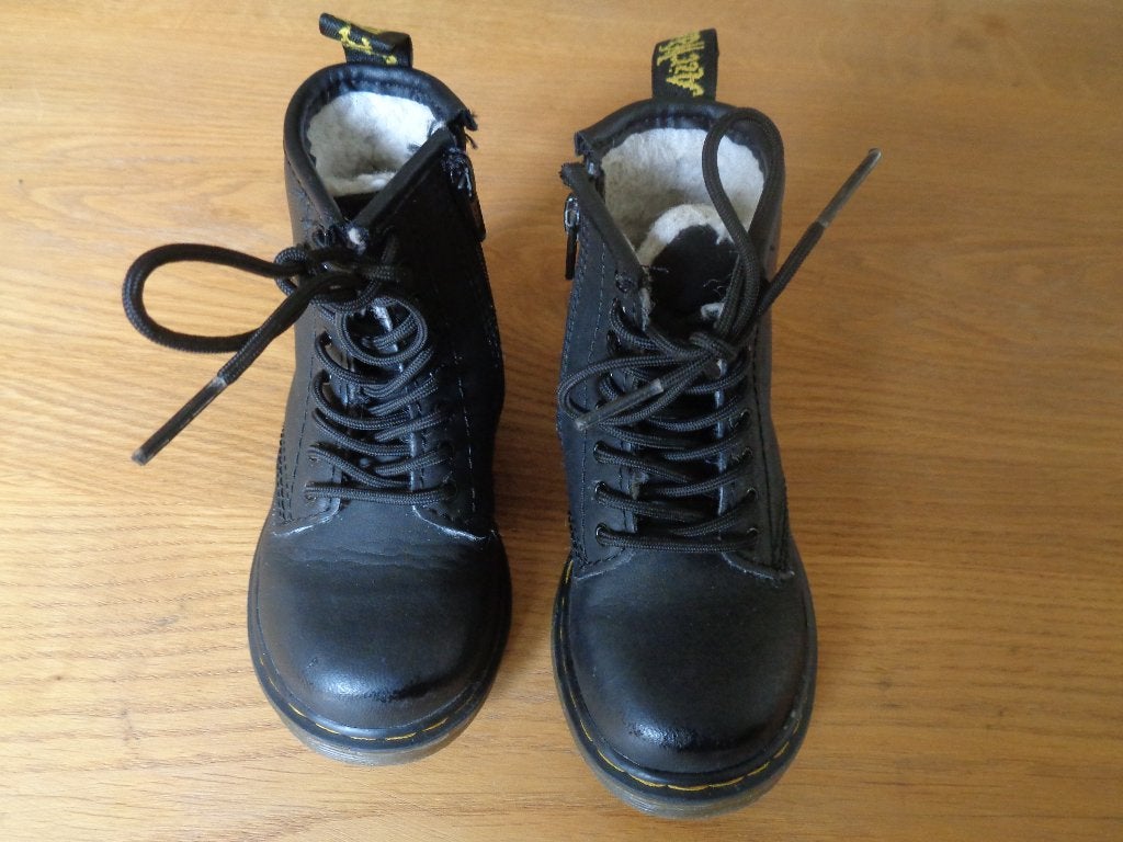 Dr Martens zwarte leren veterschoenen:mt 22, Kinderen en Baby's, Kinderkleding | Schoenen en Sokken, Dr. Martens, Jongen of Meisje