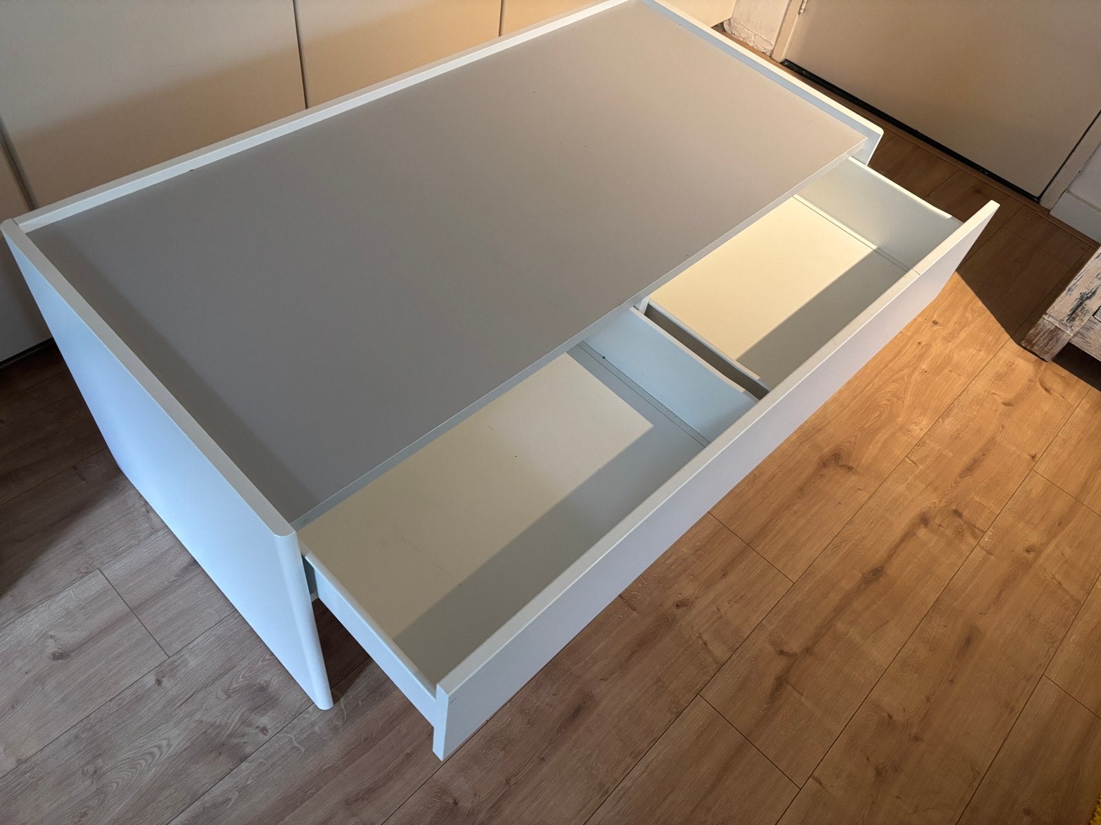 IKEA Kinder Speeltafel met Opberglades, Kinderen en Baby's, Speelgoed | Speeltafels, Ophalen, Gebruikt