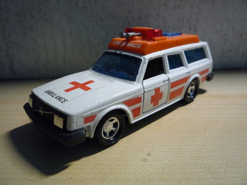 Volvo 245 DL Estate Ambulance Matchbox Superkings K74, Ophalen of Verzenden, Gebruikt, Auto