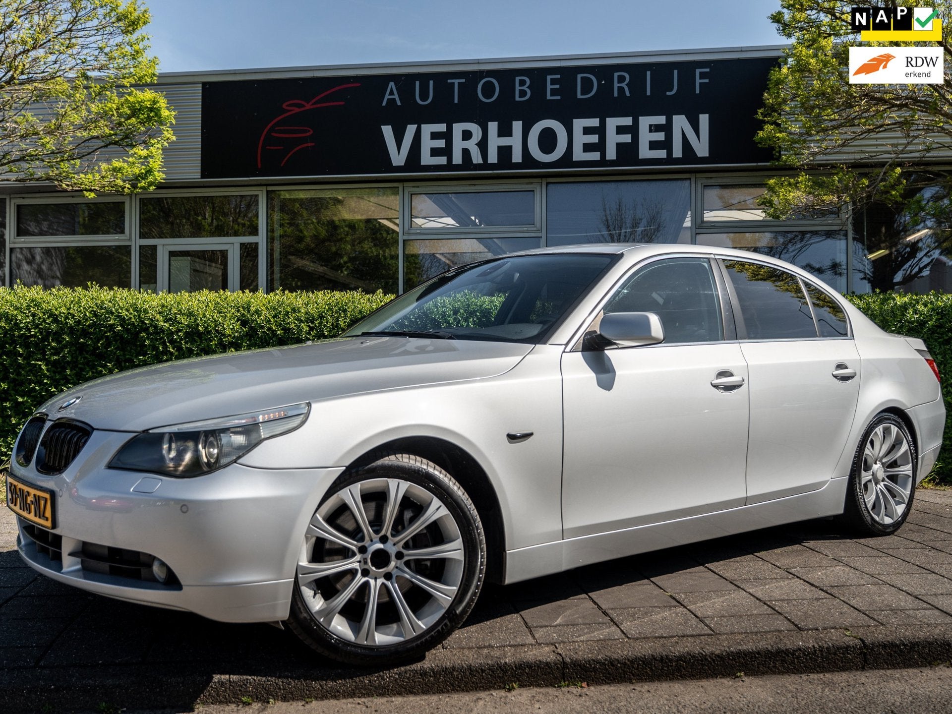 BMW 5-serie 530i Executive - AUTOMAAT - XENON - MULTISTUUR -, Auto's, Automaat, Achterwielaandrijving, Gebruikt, 2000 kg
