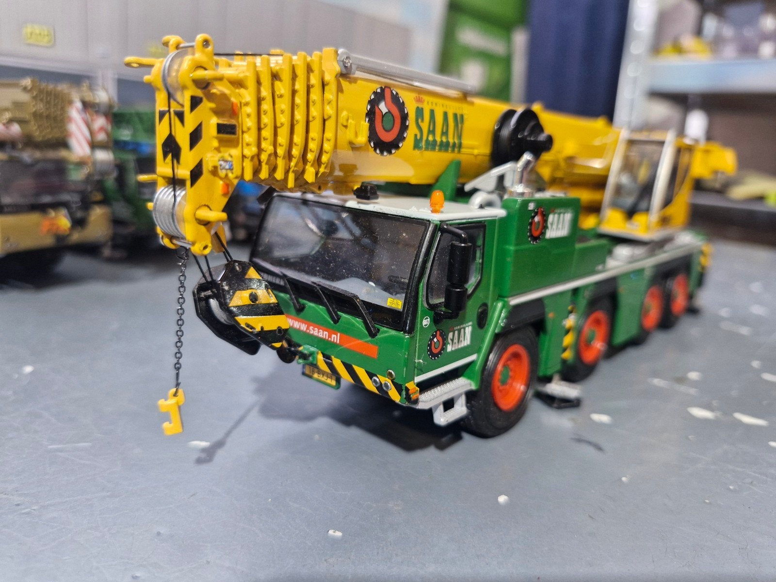 Liebherr ltm 1090 wsi  saan, Hobby en Vrije tijd, Modelauto's | 1:50, Ophalen of Verzenden, Zo goed als nieuw, Hijskraan, Tractor of Landbouw