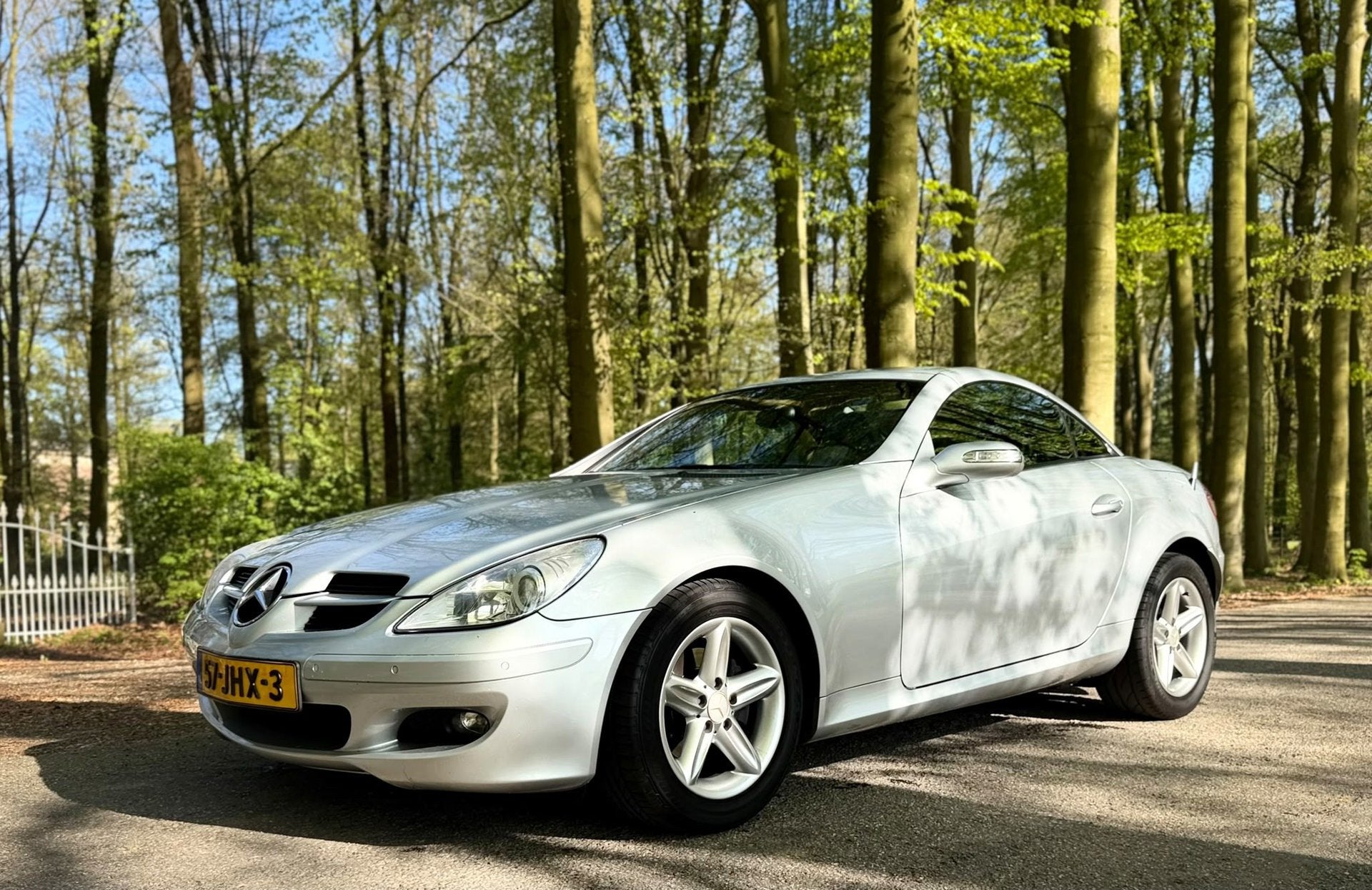 Mercedes-Benz SLK-klasse Kompr Roadster AUT 2006 Grijs, Auto's, Automaat, Achterwielaandrijving, Gebruikt, Zwart