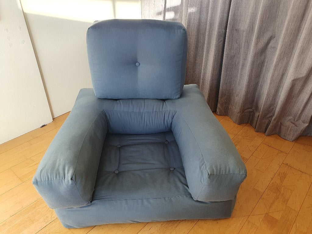 Karup futonmatras en stoel (slaapbank), 90 x 194 x 23 cm, Ophalen, Gebruikt, Blauw, Stoel/Bedbank met poef of losse rugleuning. Multi-inzetbaar.