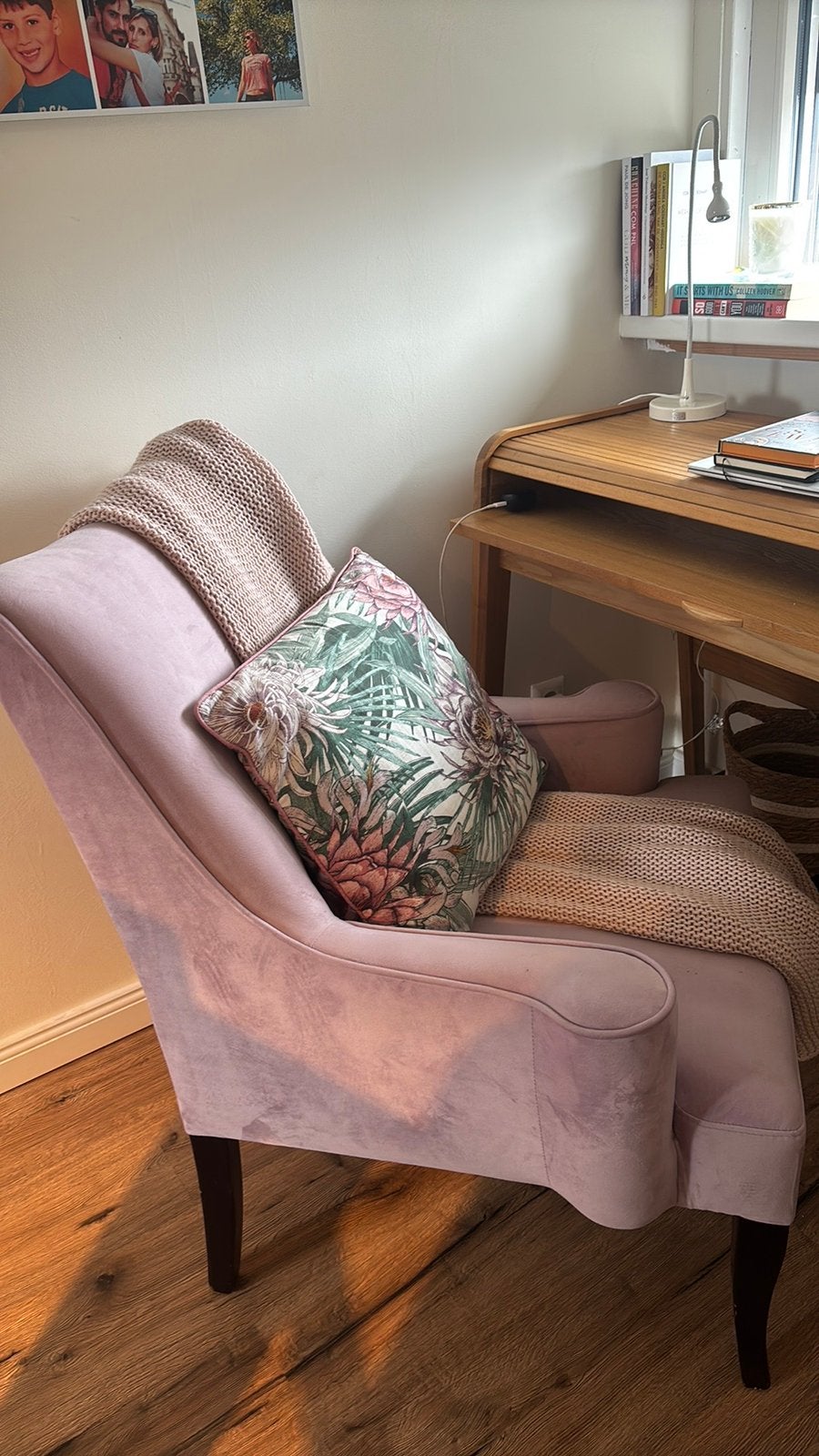 Roze fluwelen fauteuil, Huis en Inrichting, Fauteuils, 75 tot 100 cm, Ophalen of Verzenden, Zo goed als nieuw, Stof