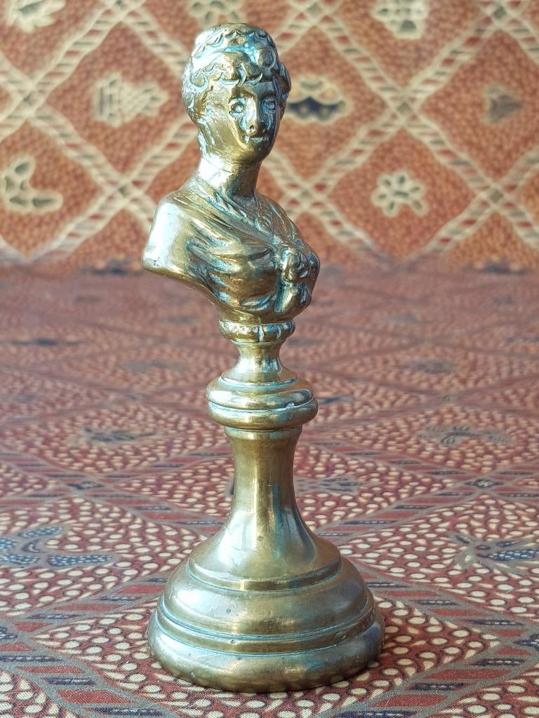 Antieke buste uit Frankrijk van een vrouw 11 cm. uit 1870., Antiek en Kunst, Antiek | Koper en Brons, Ophalen of Verzenden, Koper