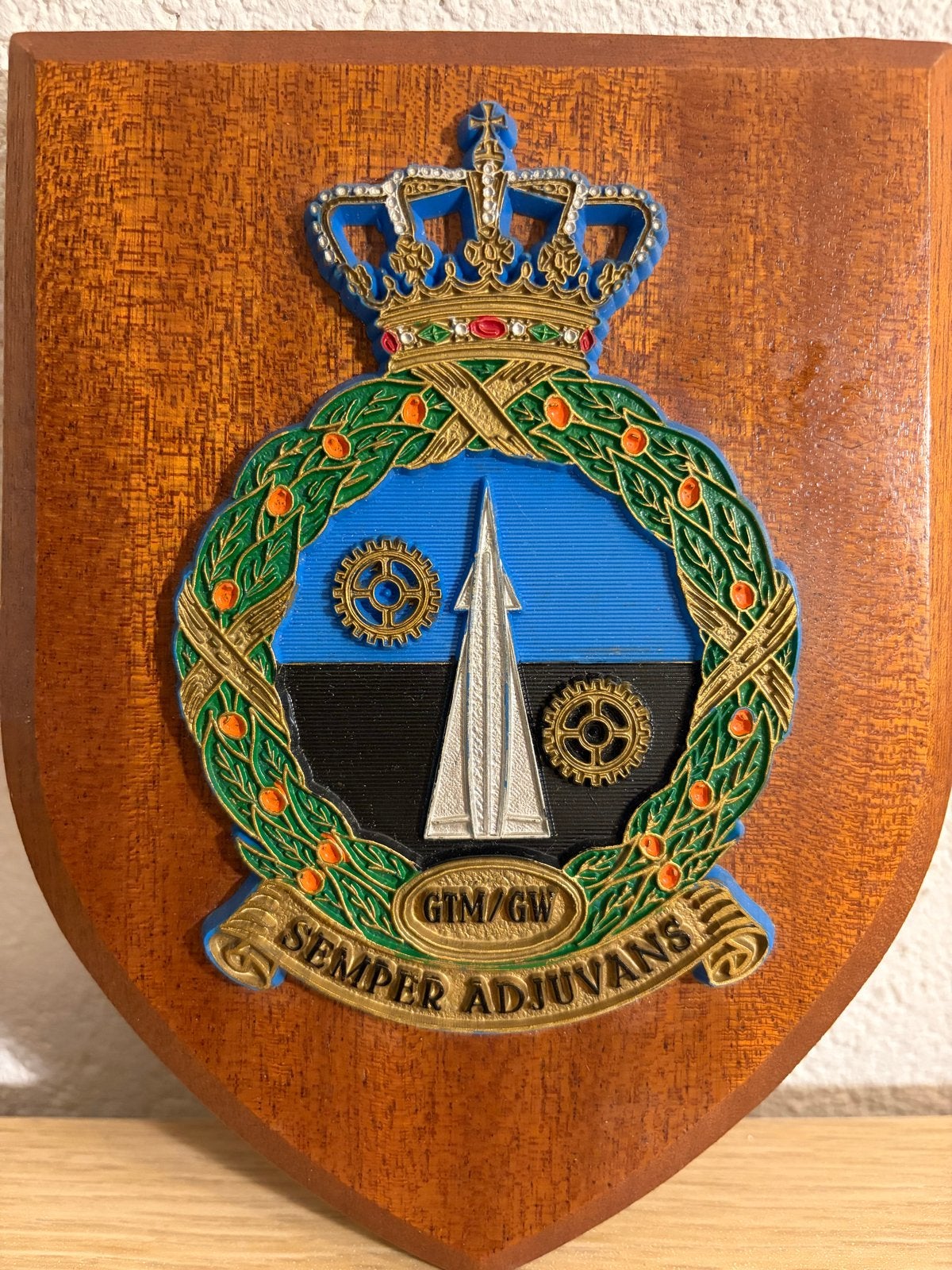 Militair Wandbord KLu GIM/GW "Semper Adjuvans", Ophalen of Verzenden, Luchtmacht, Nederland, Kunstobject