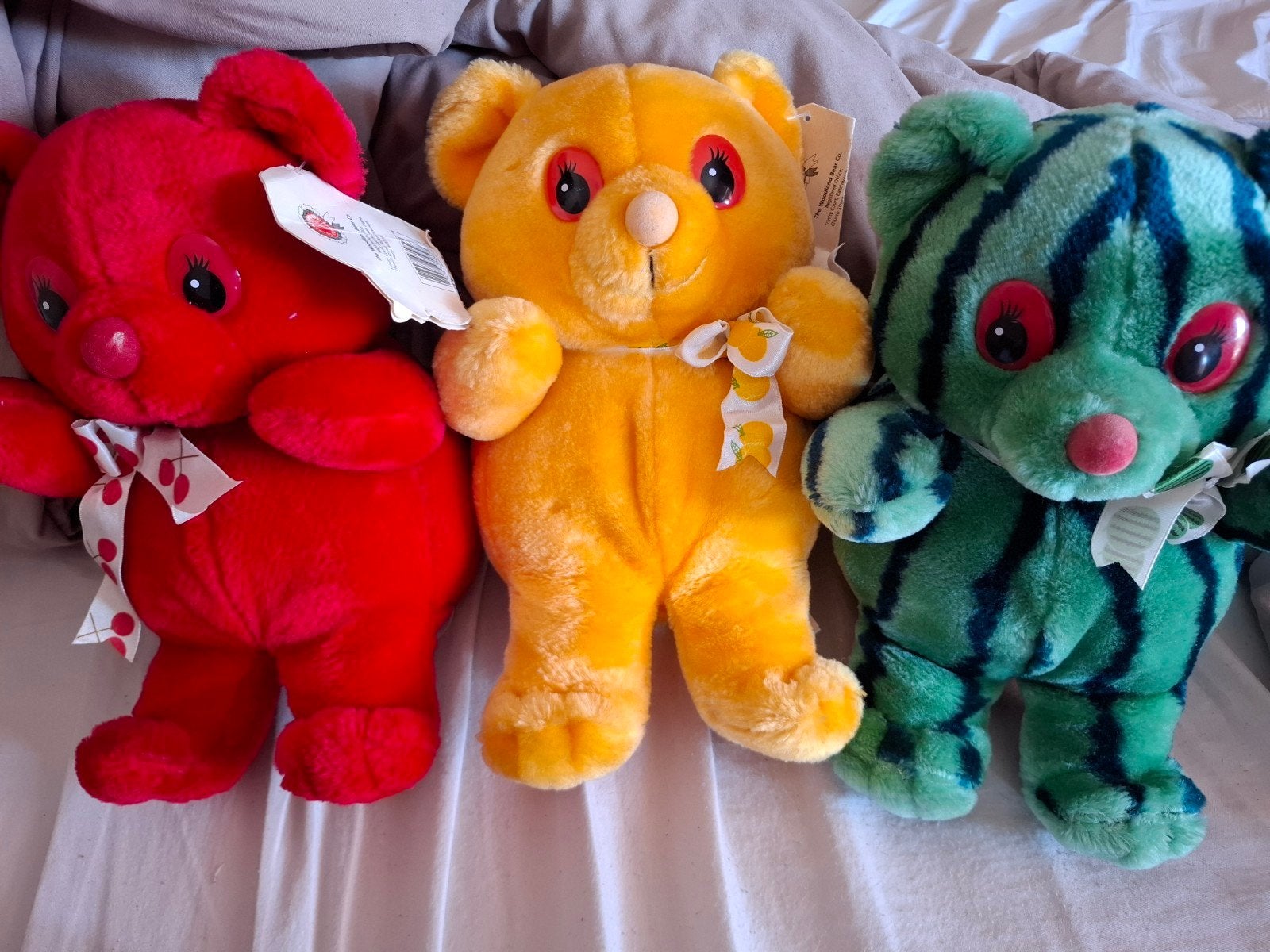 Woodland fruit knuffelberen: rood, geel en watermeloenprint, Kinderen en Baby's, Speelgoed | Knuffels en Pluche, Beer, Ophalen of Verzenden