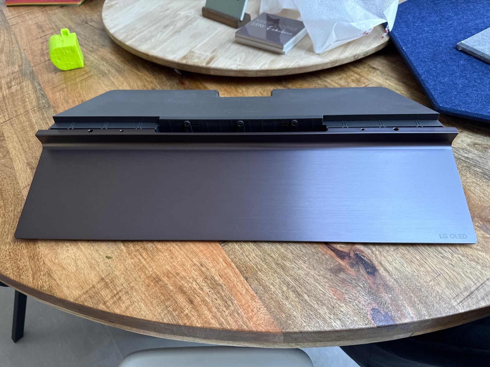LG OLED TV Standaard Voet 77 inch - Zwart, Ophalen, Zo goed als nieuw