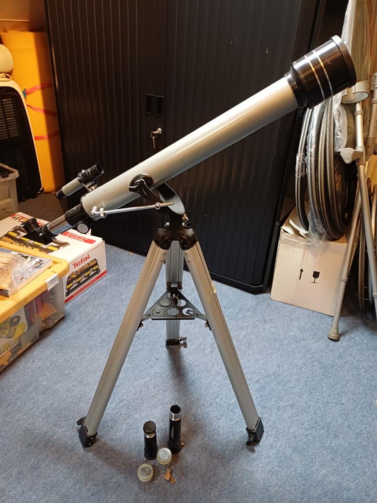 Telescoop met statief en accessoires, Audio, Tv en Foto, Optische apparatuur | Telescopen, Gebruikt, Lenzentelescoop (refractor)