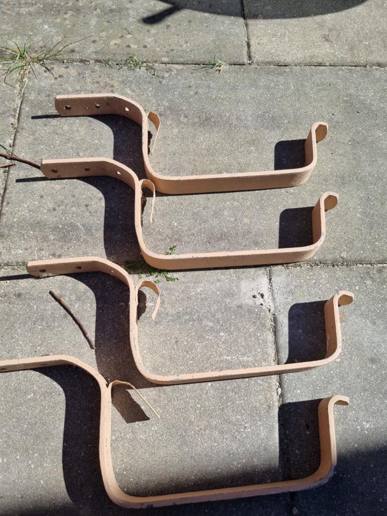 Set van 4 dakgootbeugels - Gebruikt, Doe-het-zelf en Verbouw, Ophalen of Verzenden, Gebruikt, IJzer, Overige typen