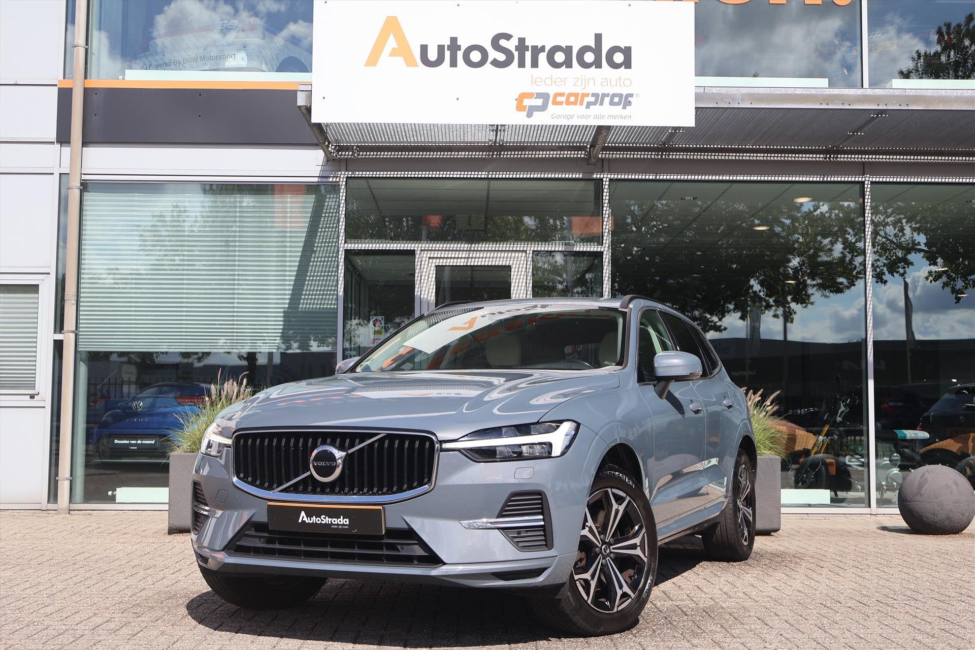Volvo XC60 Inscription B5 250pk Geartronic I Trekhaak I Navi, Auto's, Volvo, Dealer onderhouden, Gebruikt, 4 cilinders, Leder