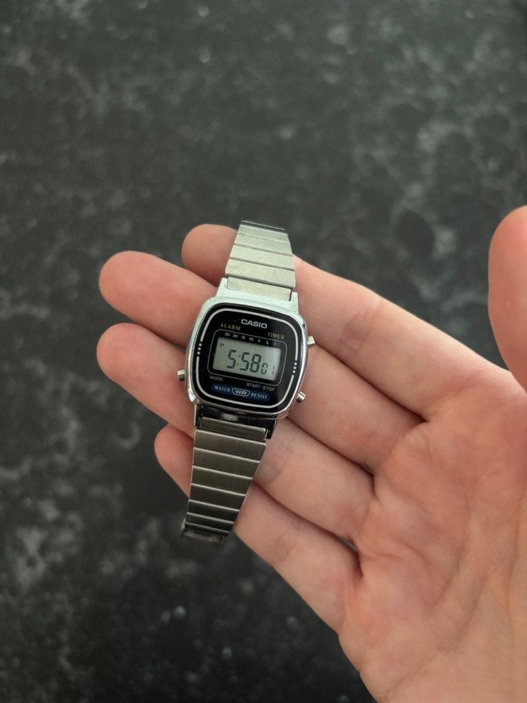 Casio digitaal horloge – zilver/zwart, Staal, Polshorloge, Zo goed als nieuw, Ophalen