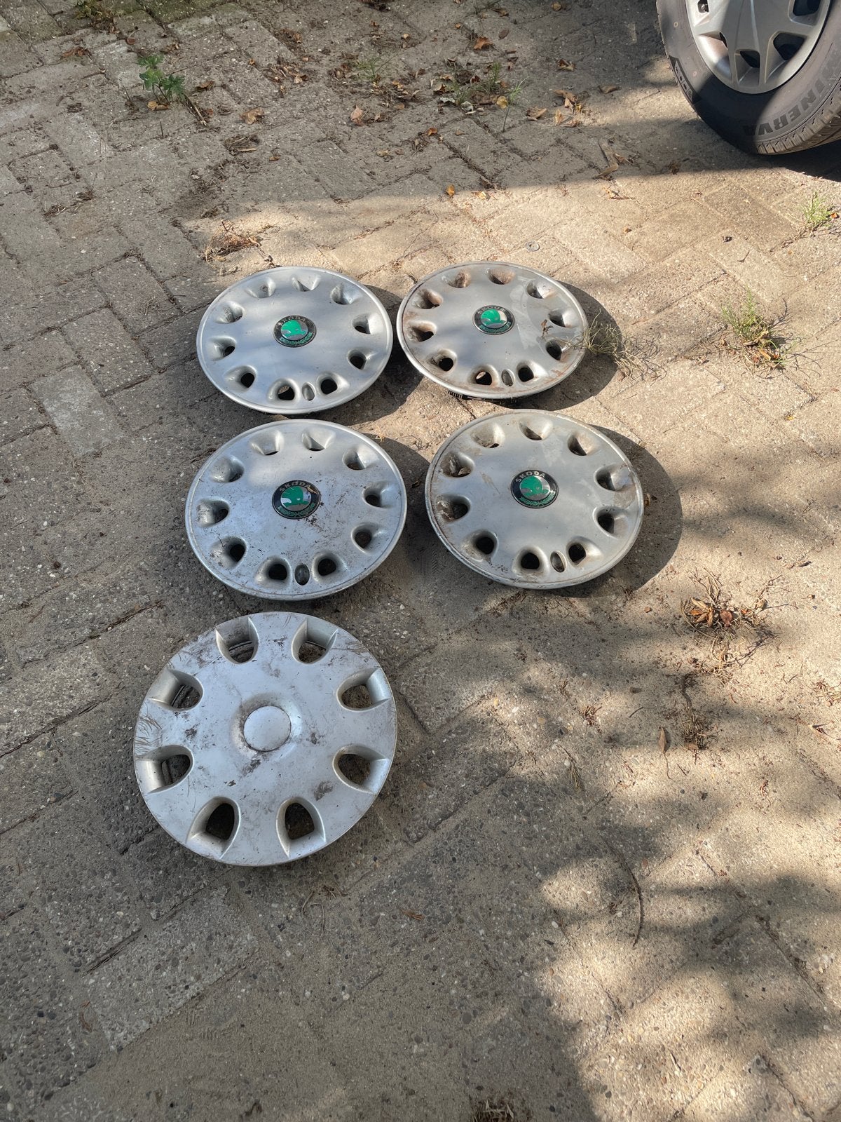 Skoda wieldoppen - Set van 5, Auto diversen, Wieldoppen, Ophalen, Gebruikt
