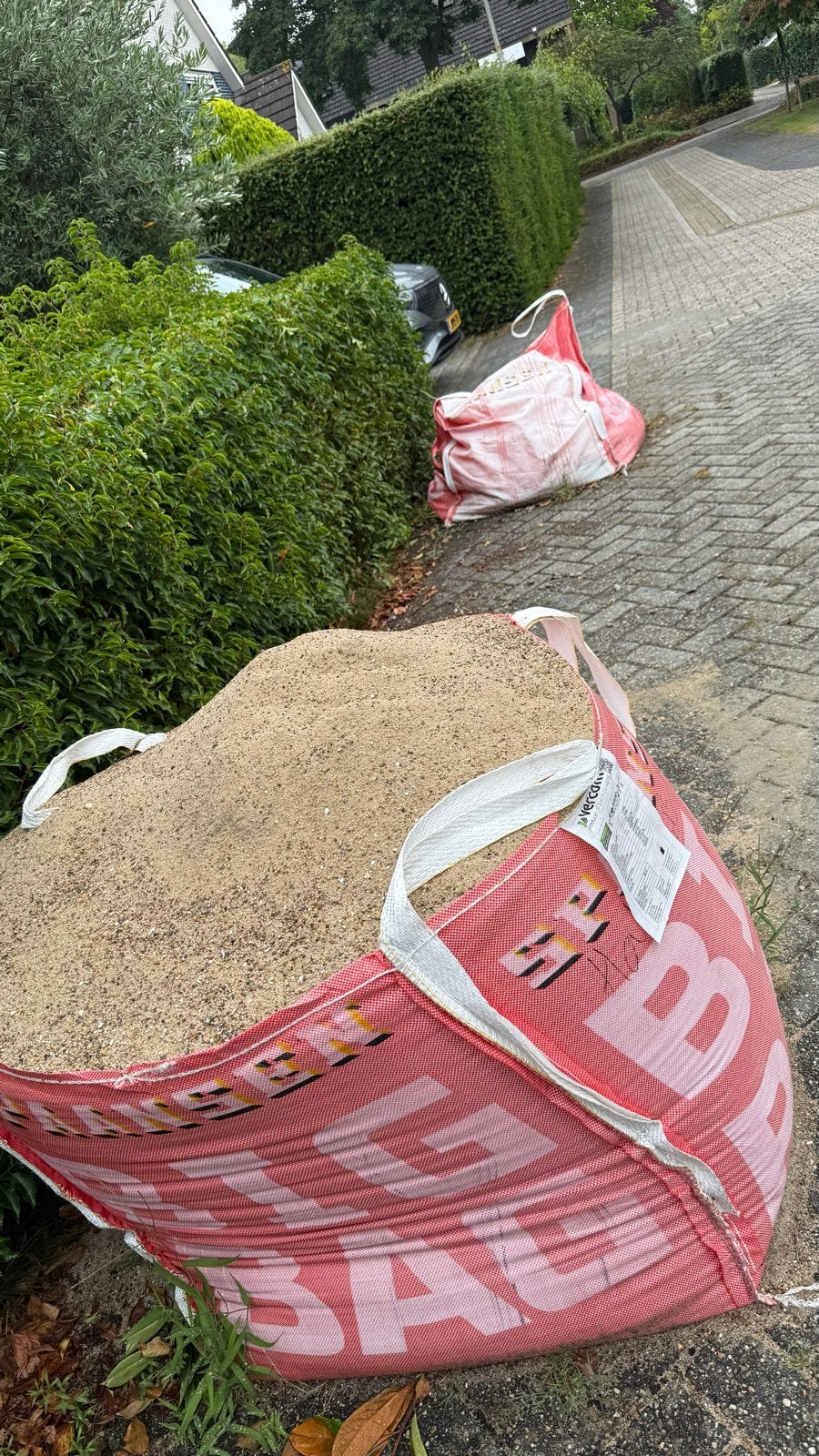 2 zakken ophoogzand / metselzand gratis op te halen, Tuin en Terras, Zand, Ophalen, Gebruikt, Ophoogzand