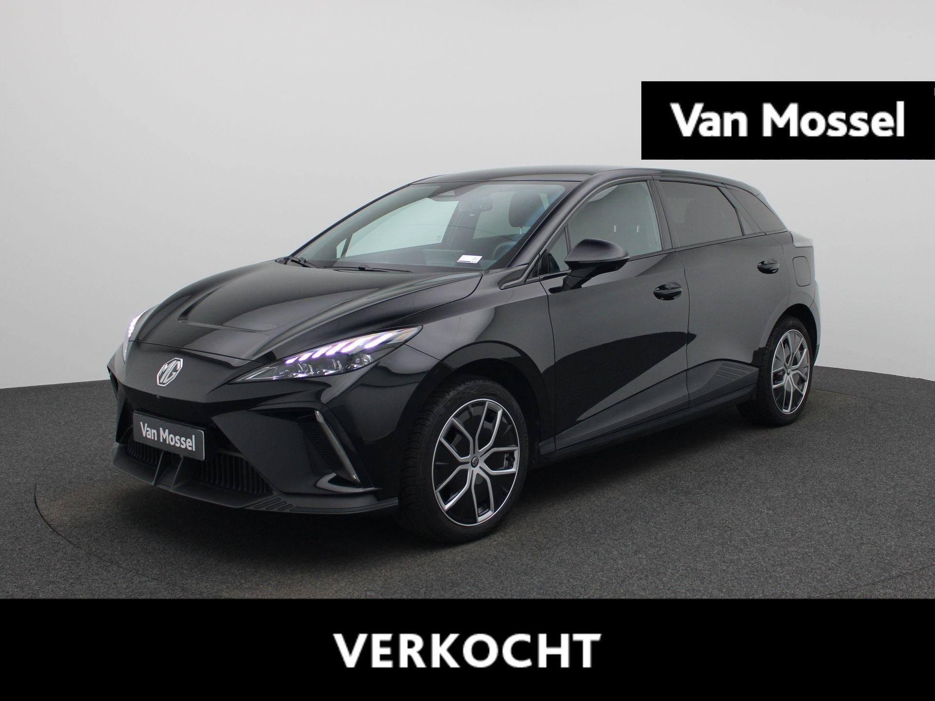 MG 4 Long Range 64 kWh Luxury | 360 Camera | Stoelverwarming, Auto's, Automaat, 12 maanden, Gebruikt, Zwart