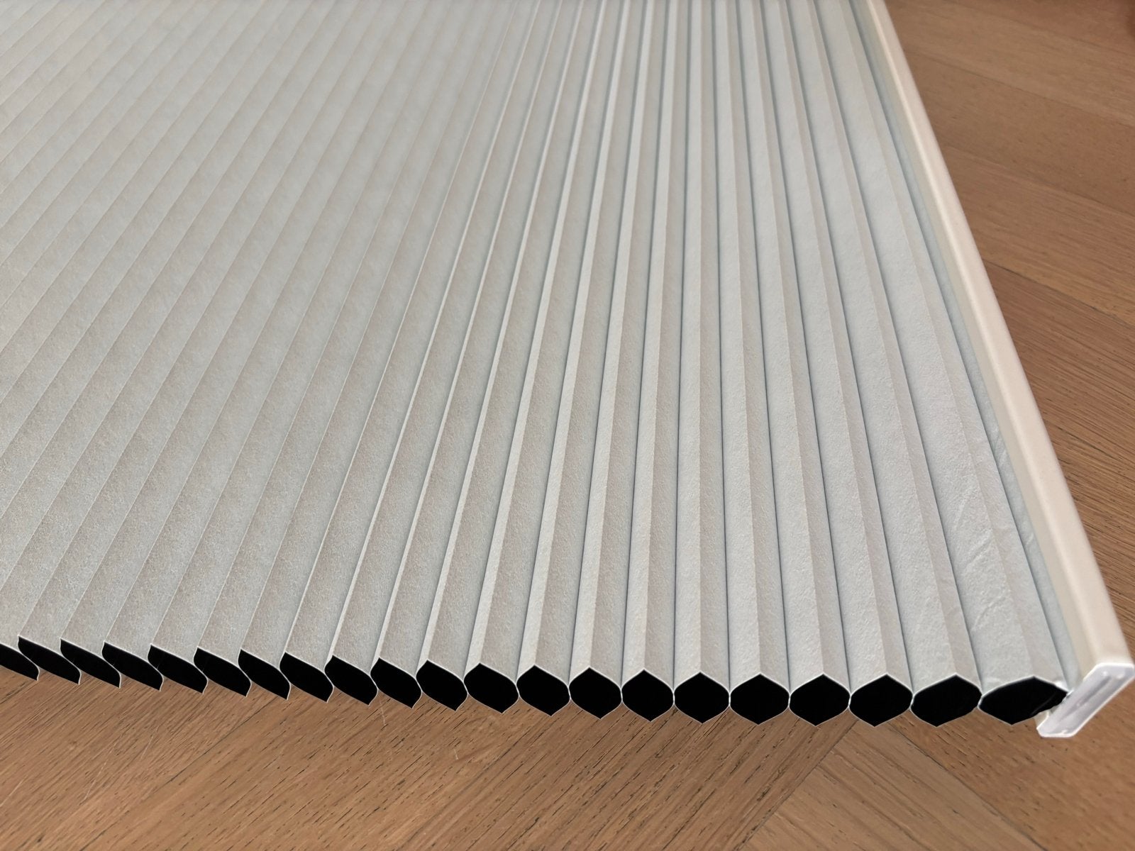 2x IKEA verduisterend Trippevals plisségordijn wit 140x195cm, Huis en Inrichting, Verduisterend, Wit, Ophalen of Verzenden, Zo goed als nieuw
