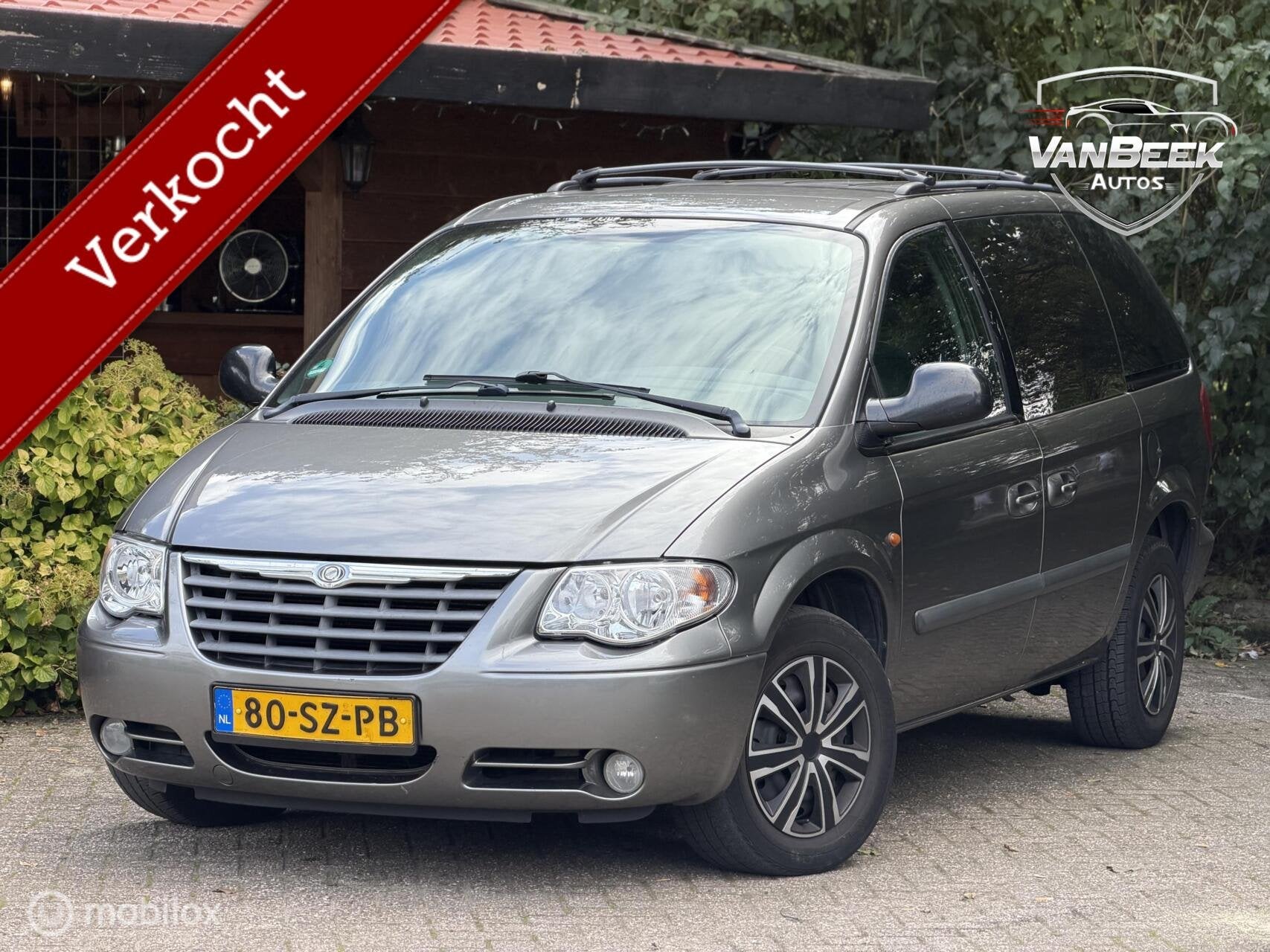 Chrysler Voyager 3.3i V6 SE Luxe TV Apk Climate Automaat, Auto's, 3301 cc, Gebruikt, 7 stoelen, 120 €/maand