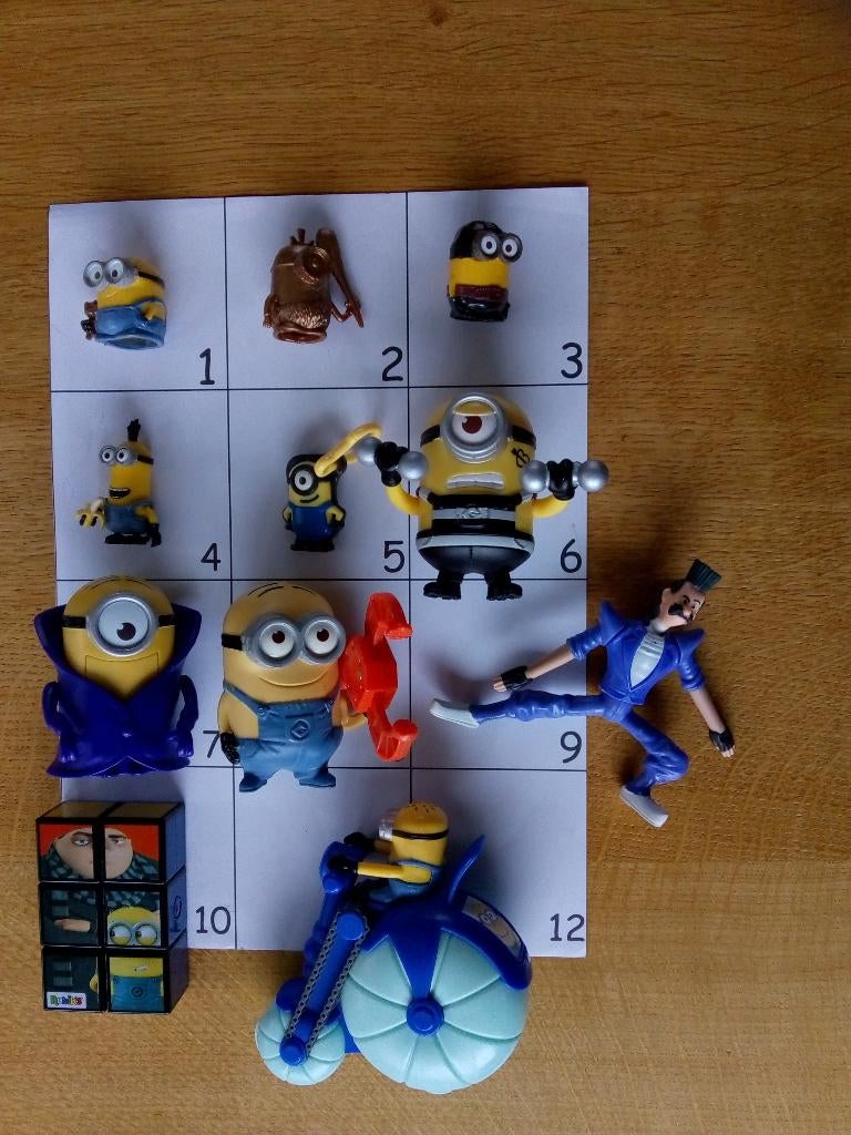 Blad 2 Minions figuren, Ophalen of Verzenden, Gebruikt