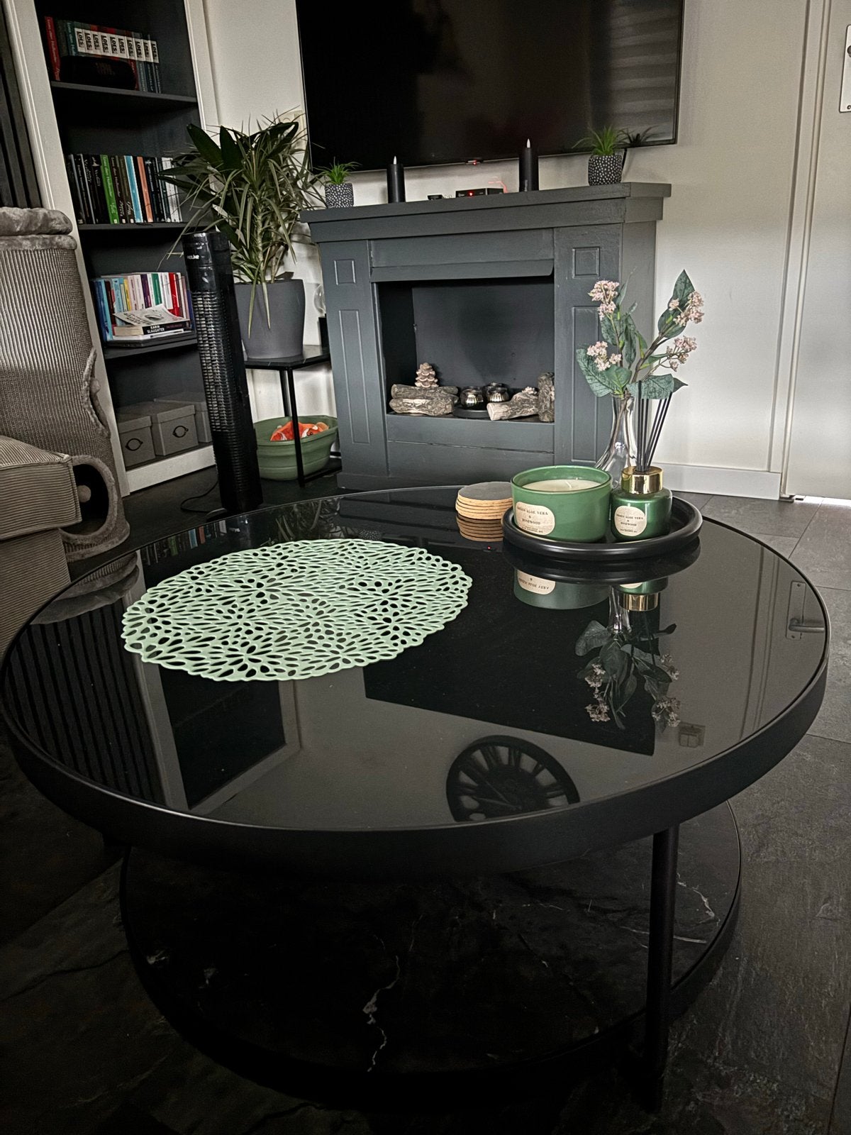Moderne ronde salontafel met glazen blad FRÖTORP van Ikea, Huis en Inrichting, Tafels | Salontafels, Ophalen, Gebruikt, Rond, 50 tot 100 cm