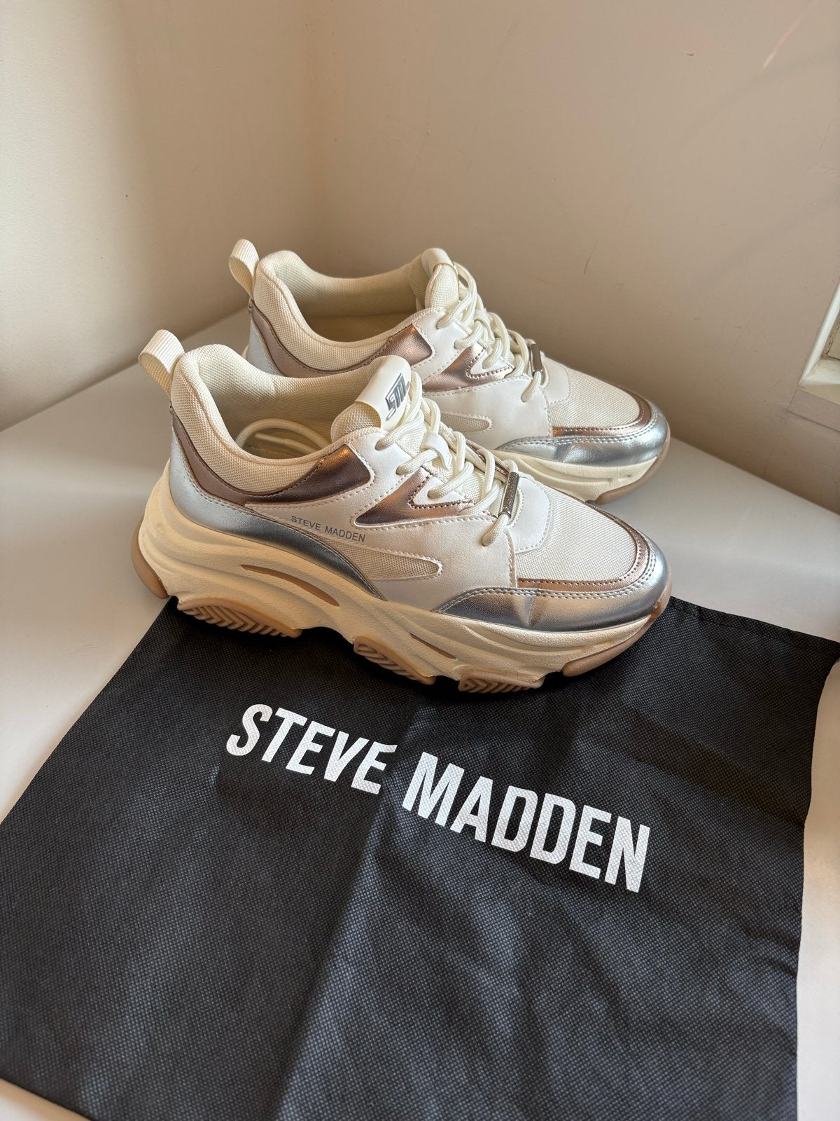 Steve Madden Progressive Sneakers - Zo goed als nieuw, Ophalen of Verzenden, Zo goed als nieuw, Overige kleuren, Sneakers of Gympen