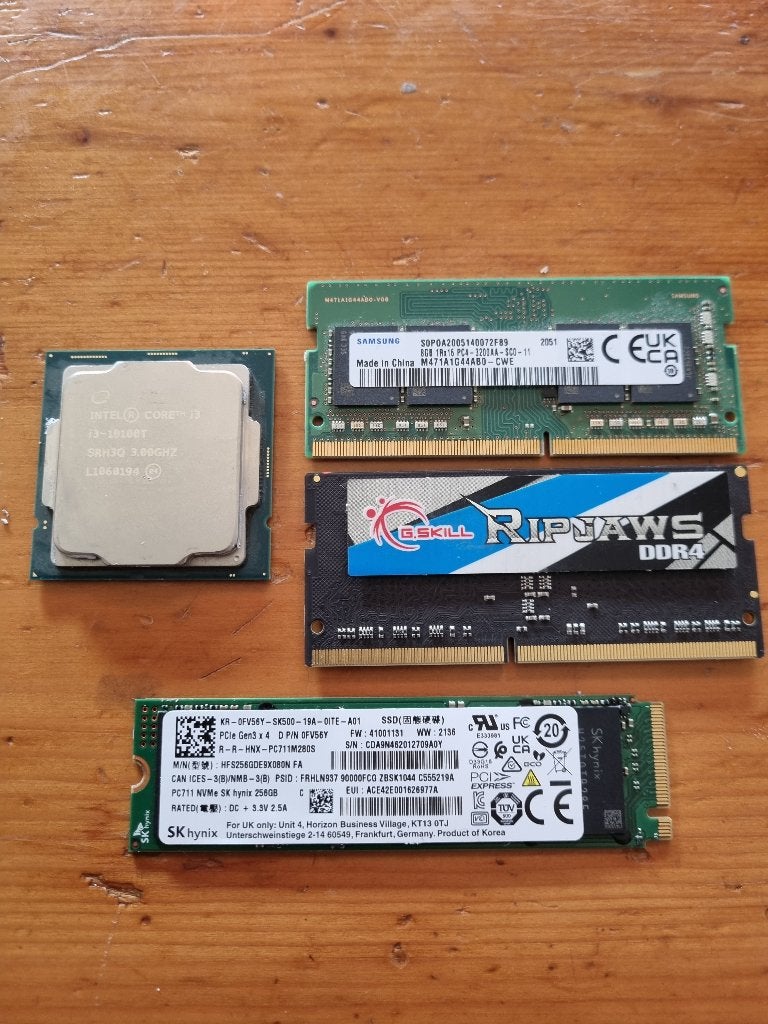 256gb nvme, 16gb DDR4, i3 10e gen., Ophalen, Intern, Gebruikt, SSD