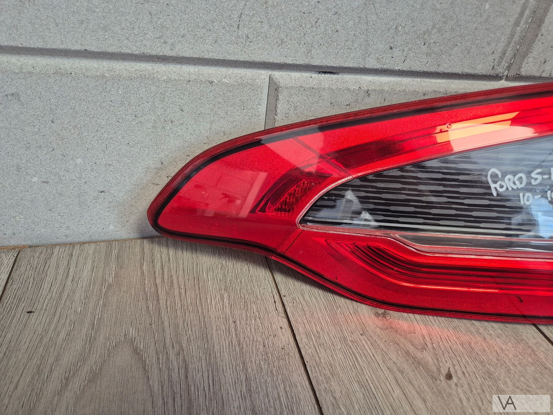 Achterlicht links van Ford S-max 2010 tot 2015 facelift €200, Gebruikt, -, -, Ophalen of Verzenden