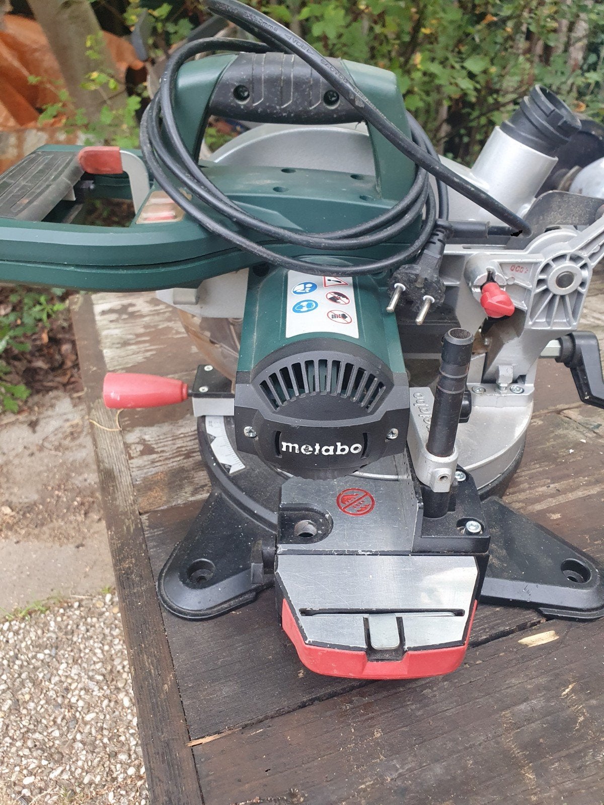 Metabo Afkortzaag KS 216 M Lasercut - KAPOT, Doe-het-zelf en Verbouw, Gereedschap | Zaagmachines, Gebruikt, 70 mm of meer, Ophalen of Verzenden