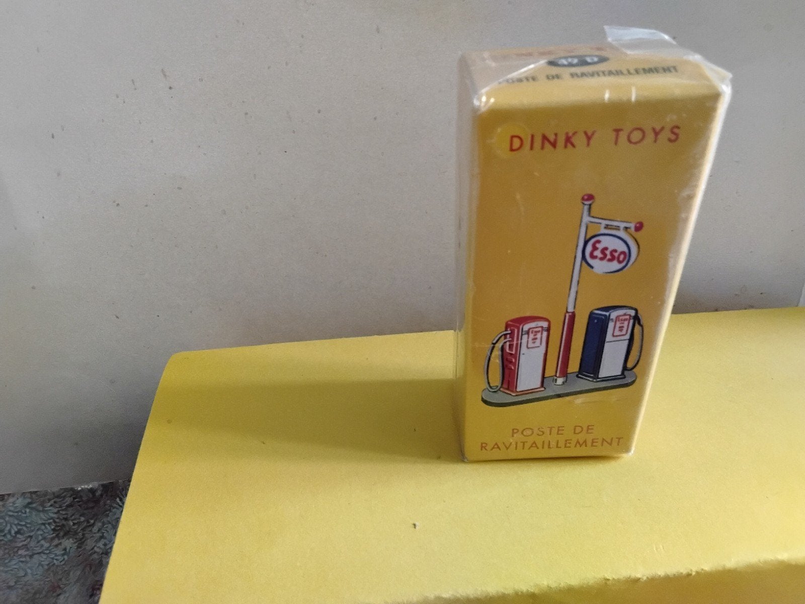 DINKY TOYS ATLAS BENZINEPOMP  ESSO N49 D, Ophalen of Verzenden, Poppenhuis
