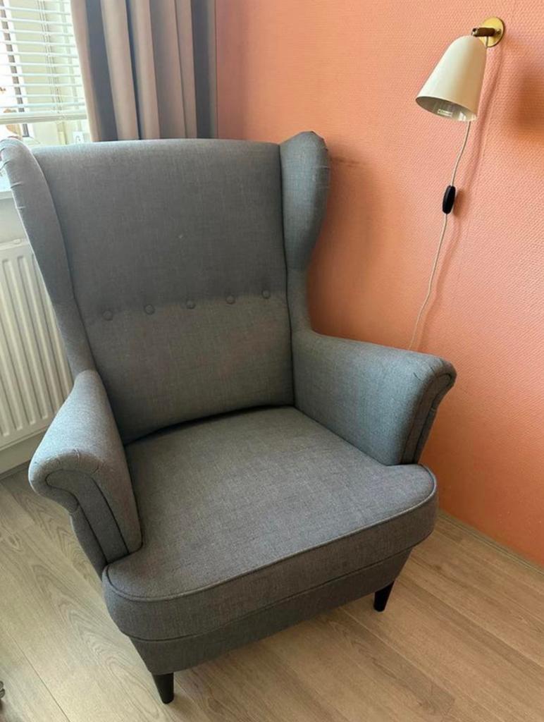 STOEL: IKEA strandmon €59, Ophalen, Zo goed als nieuw, 50 tot 75 cm
