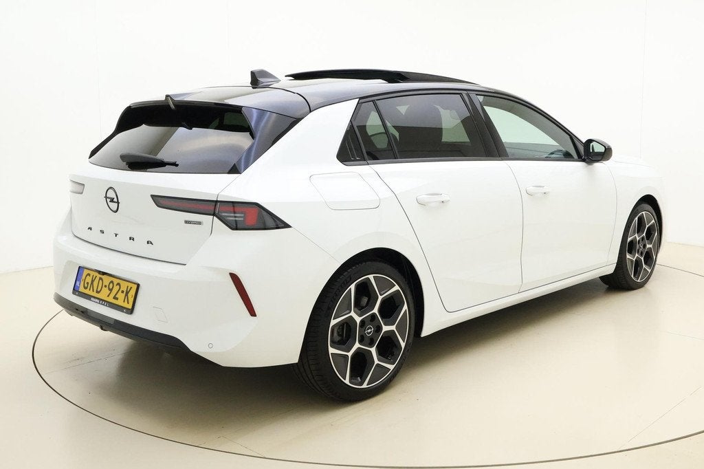 Opel Astra 1.6 Turbo Plug In Hybrid Ultimate | Schuif-/kante, Auto's, Opel, 77 km/l, Gebruikt, 4 cilinders, 181 pk