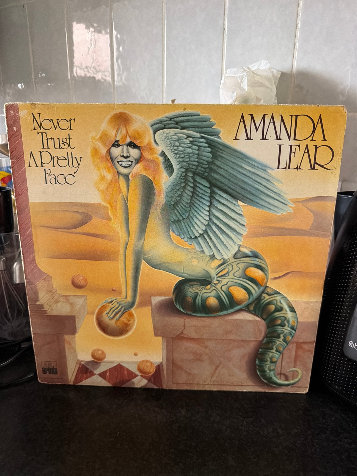 1.  Amanda Lear - Never Trust A Pretty Face LP (1979), Cd's en Dvd's, LP, Gebruikt, Pop, Ophalen of Verzenden