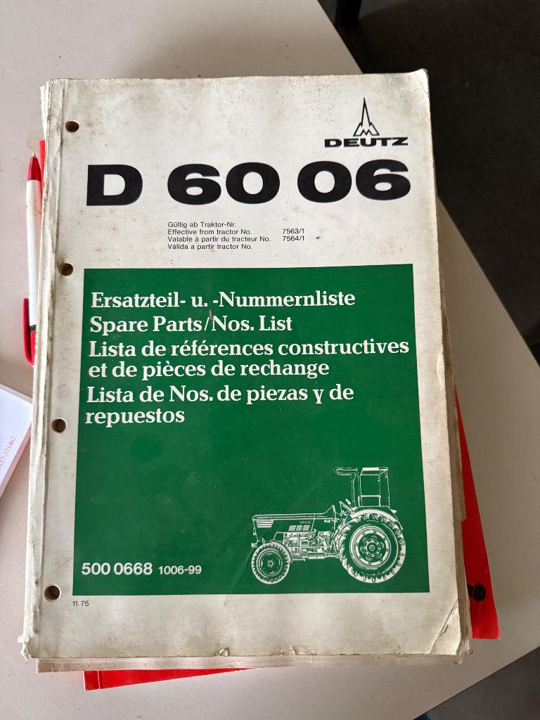 Onderdelen boek deutz 6006, Ophalen of Verzenden, Gelezen