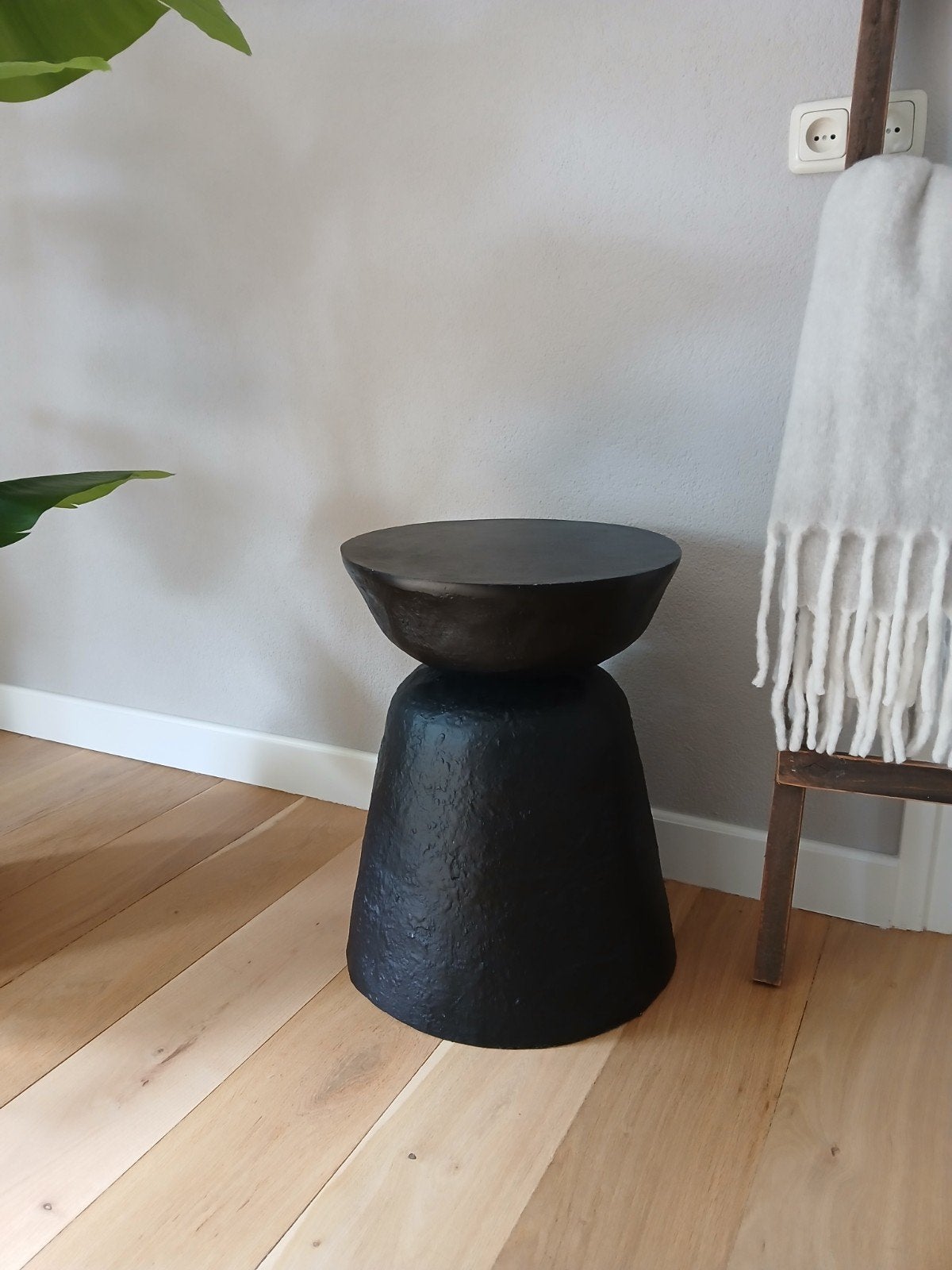 Bijzettafel Colorado. Metaal. Van Loods 5. Kleur zwart., Ophalen, Rond, Minder dan 55 cm, 45 tot 60 cm