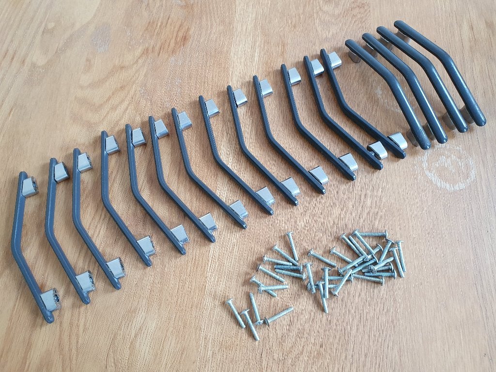 17 antraciet handgrepen, Huis en Inrichting, Keuken | Keukenelementen, Minder dan 50 cm, Ophalen of Verzenden, Zo goed als nieuw