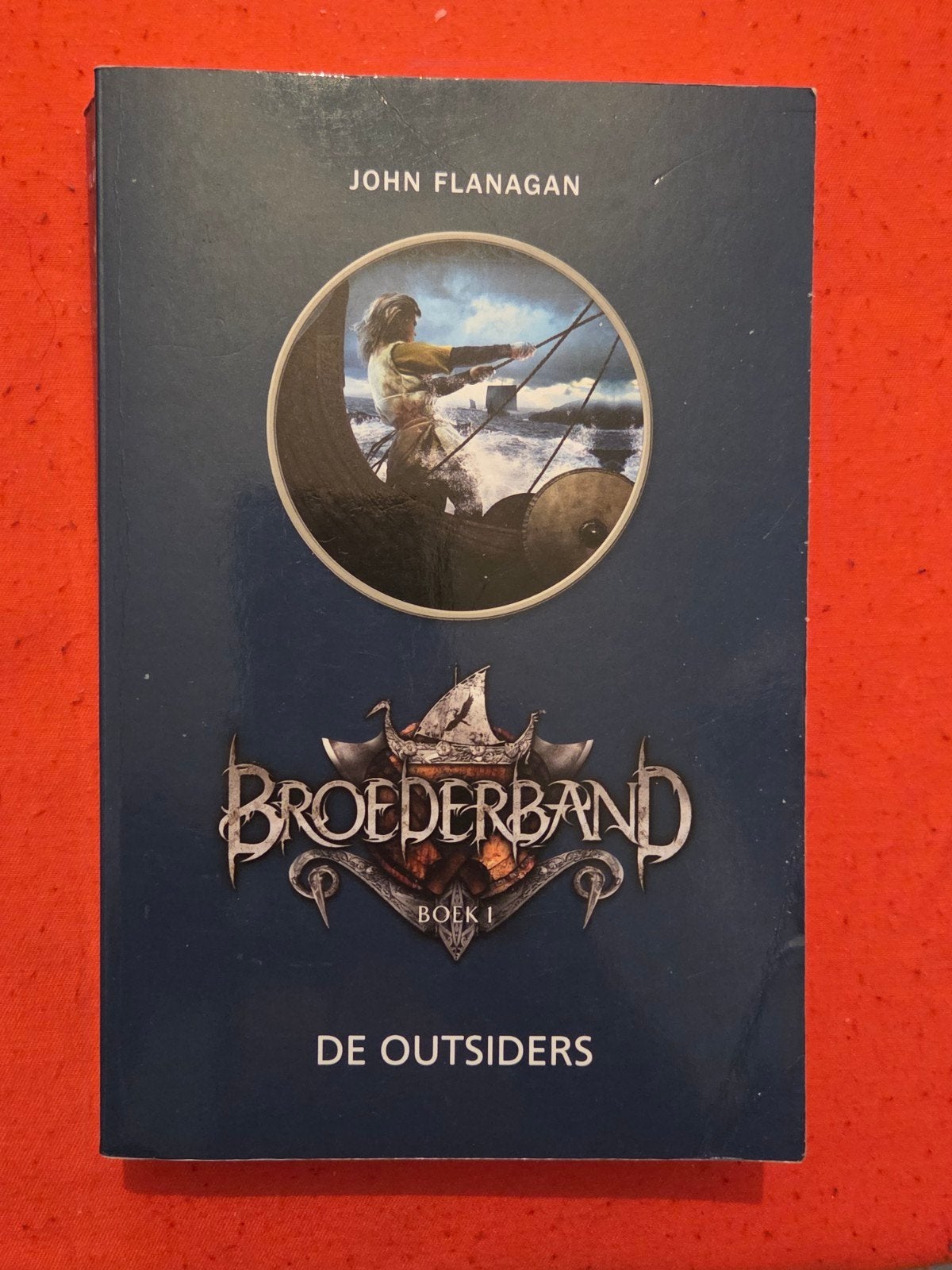 Broederband boek 1 , de Outsiders,  J.Flanagan,  gelezen, Boeken, Ophalen of Verzenden, Gelezen