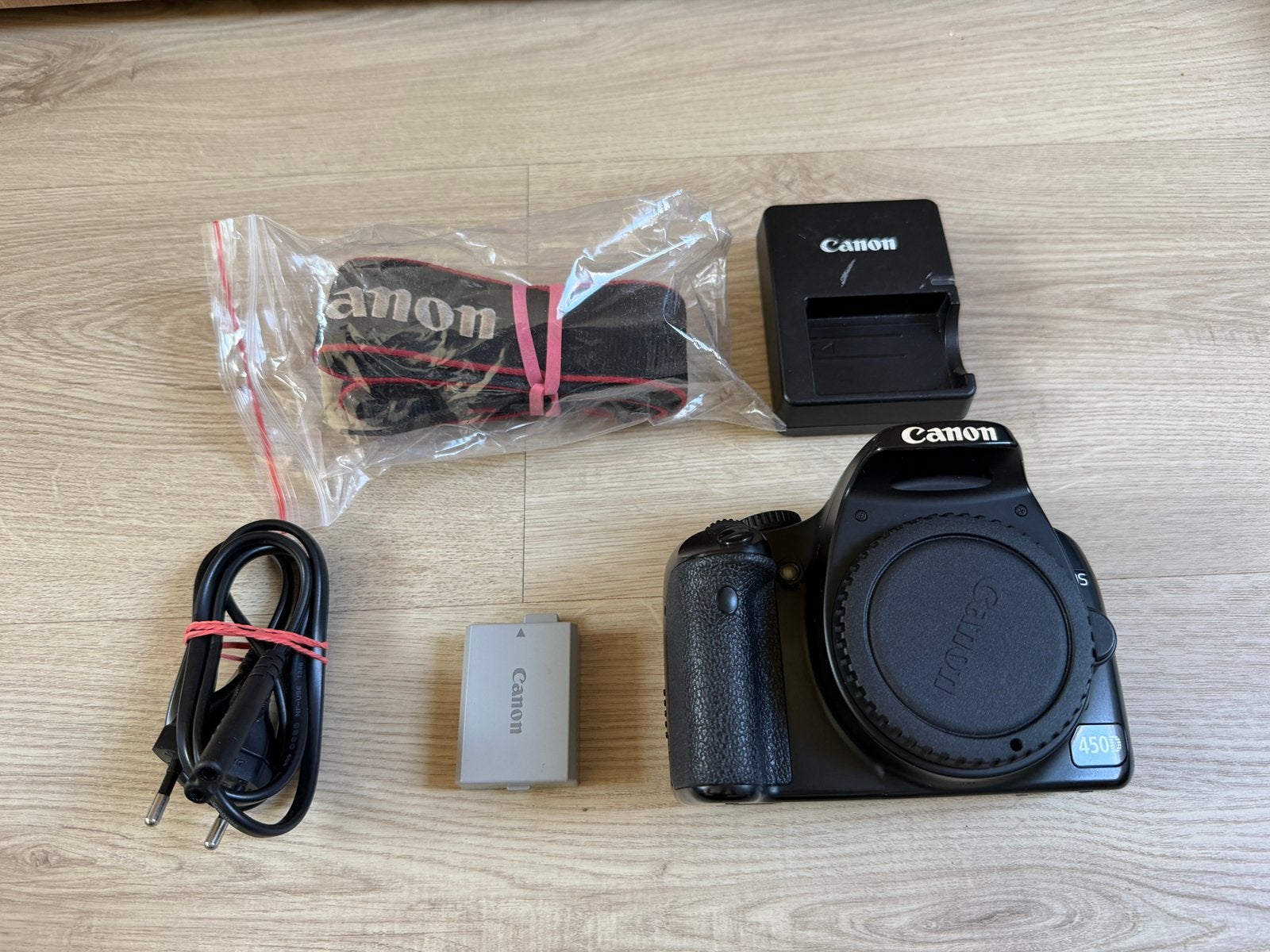 Canon EOS 450D spiegelreflexcamera body met accessoires, Gebruikt, Spiegelreflex, Canon, Ophalen of Verzenden