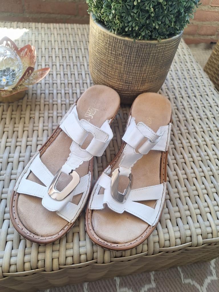 Rieker slippers wit 41, Slippers, Wit, Ophalen of Verzenden, Zo goed als nieuw