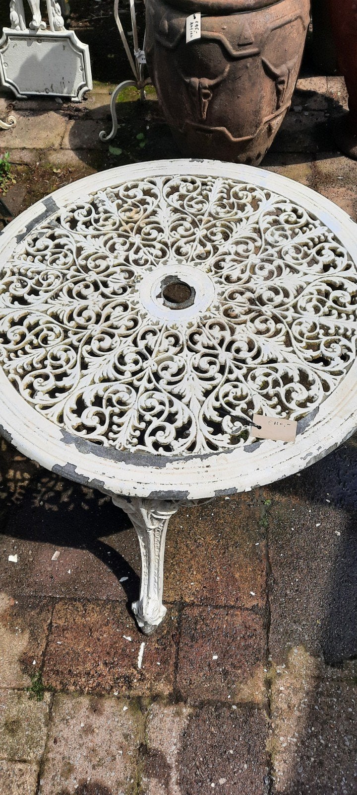 Antieke gietijzeren tuintafel met sierlijk blad, Tuin en Terras, Tuinbeelden, Ophalen