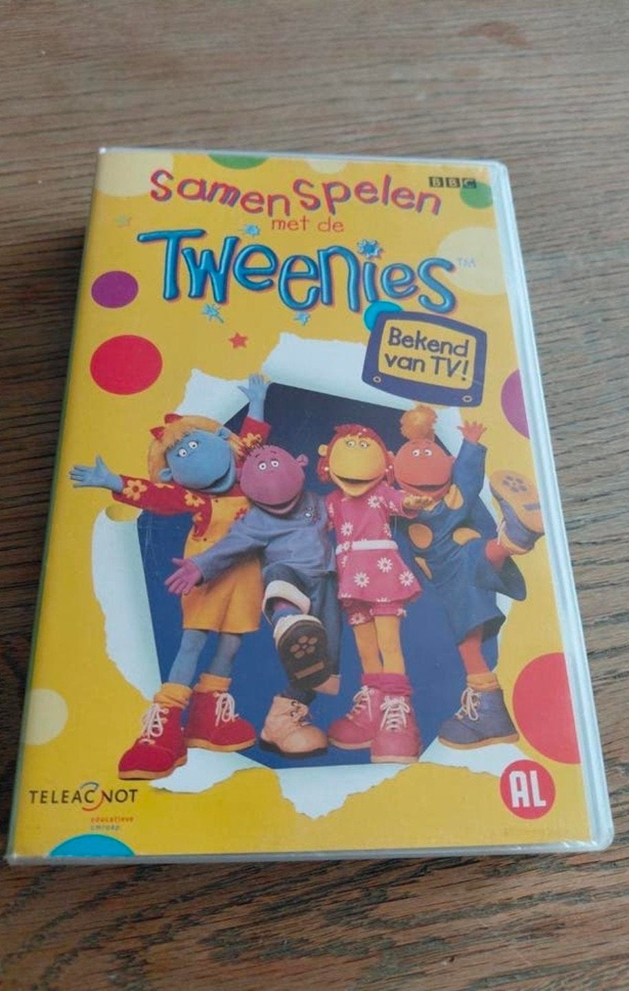 Samen spelen met De Tweenies videoband BBC, Gebruikt, Alle leeftijden, Ophalen of Verzenden, Poppen of Stop-motion