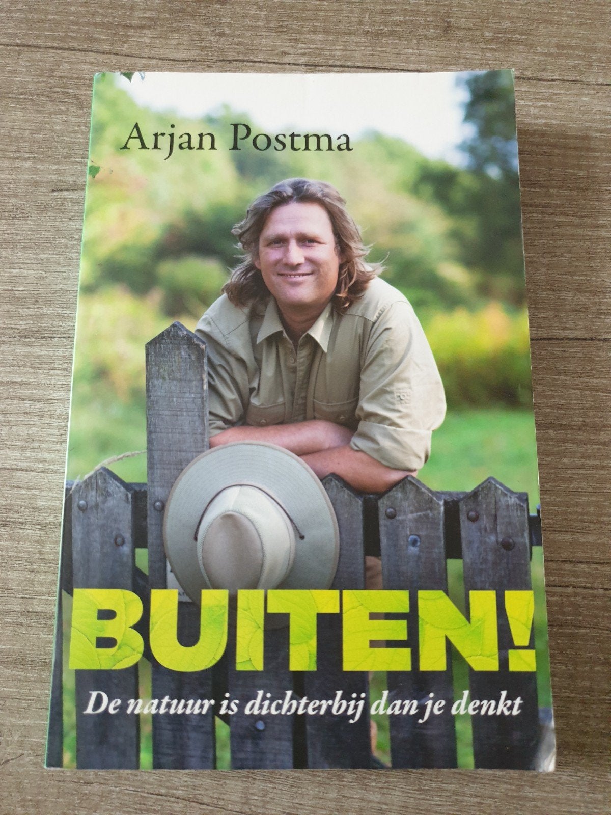 Buiten! De natuur is dichterbij dan je denkt - Arjan Postma, Boeken, Natuur, Ophalen of Verzenden, Gelezen