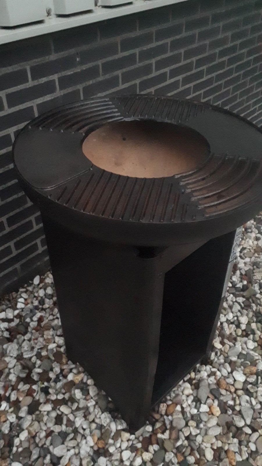 Plancha BBQ Grill, Vuurschaal & Houtopslag in één, Tuin en Terras, Ophalen, Zo goed als nieuw, Plancha
