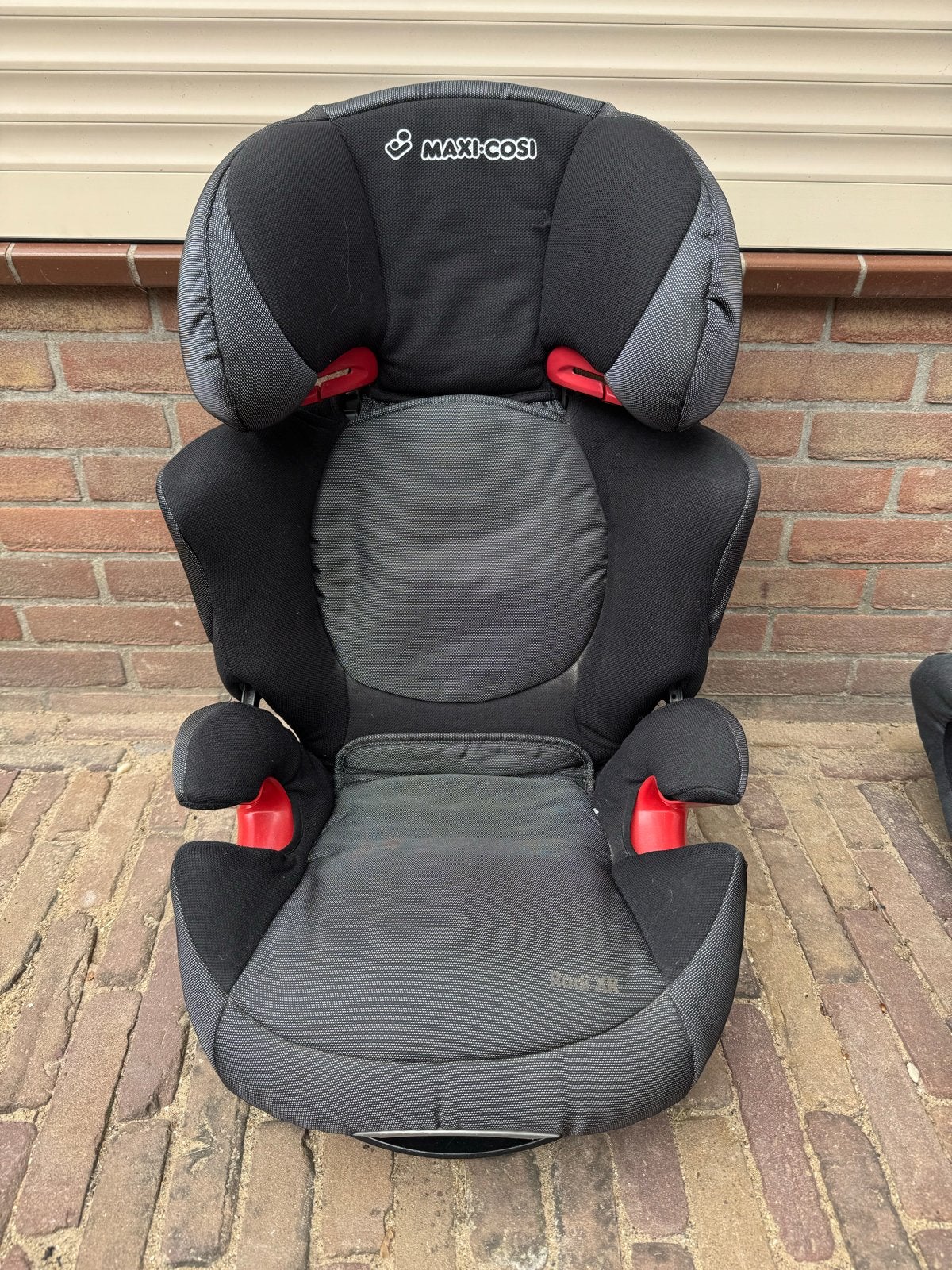 2 Maxi-Cosi Rodi XP autostoel - Zwart, Kinderen en Baby's, 15 t/m 36 kg, Maxi-Cosi, Gebruikt, Autogordel
