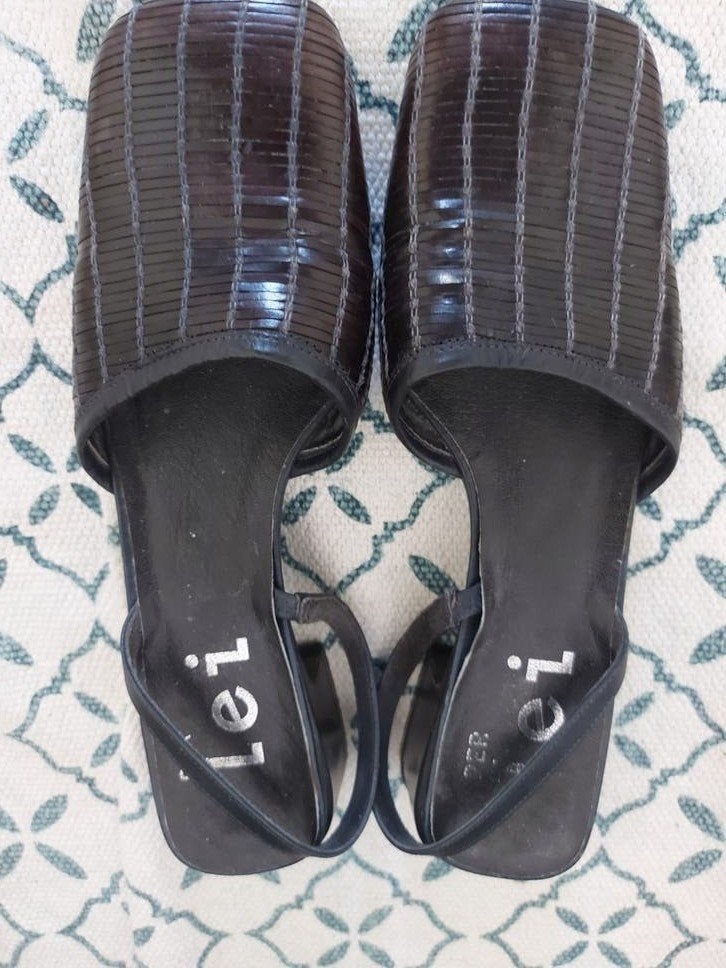 Liu Lei Dames schoenen 40 lage hak Blauw Leder, Kleding | Dames, Blauw, Instappers, Ophalen of Verzenden, Zo goed als nieuw