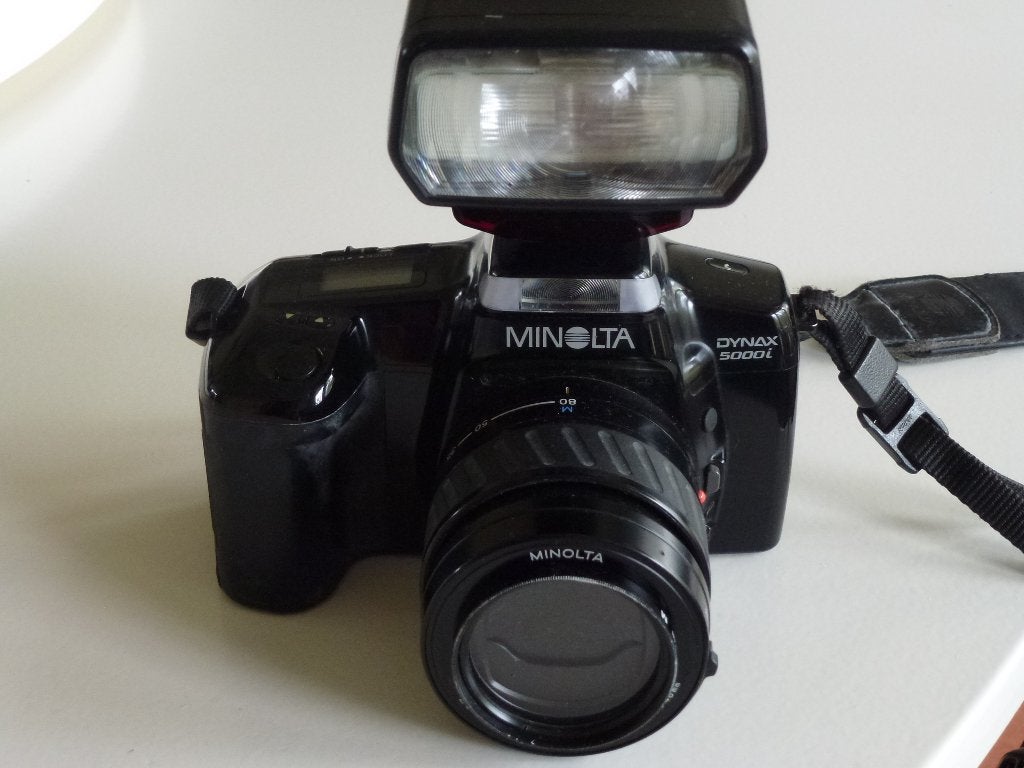 Minolta Dynax 5000i + Minolta Program 3200i flitser., Audio, Tv en Foto, Fotocamera's Analoog, Ophalen of Verzenden, Gebruikt