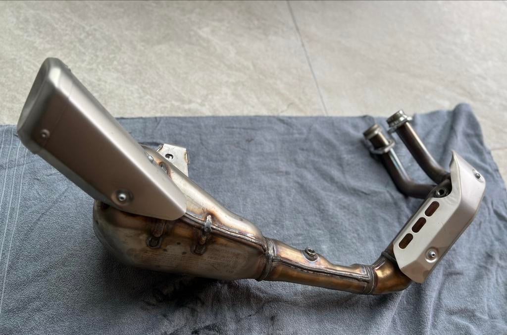Yamaha MT07 2025 Originele Uitlaat - Nieuwstaat, Motoren, Ophalen, Nieuw