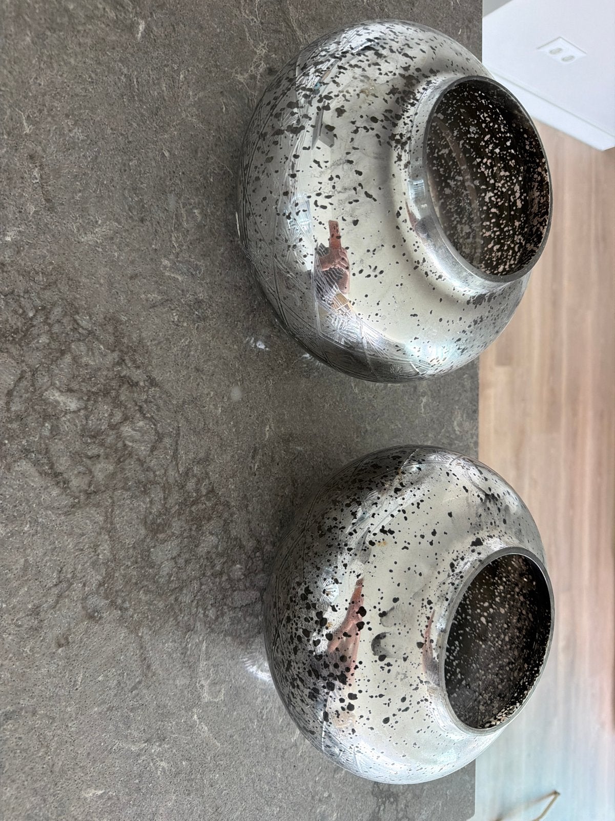 Set van 2 zilverkleurige vazen met gespikkeld design, Ophalen