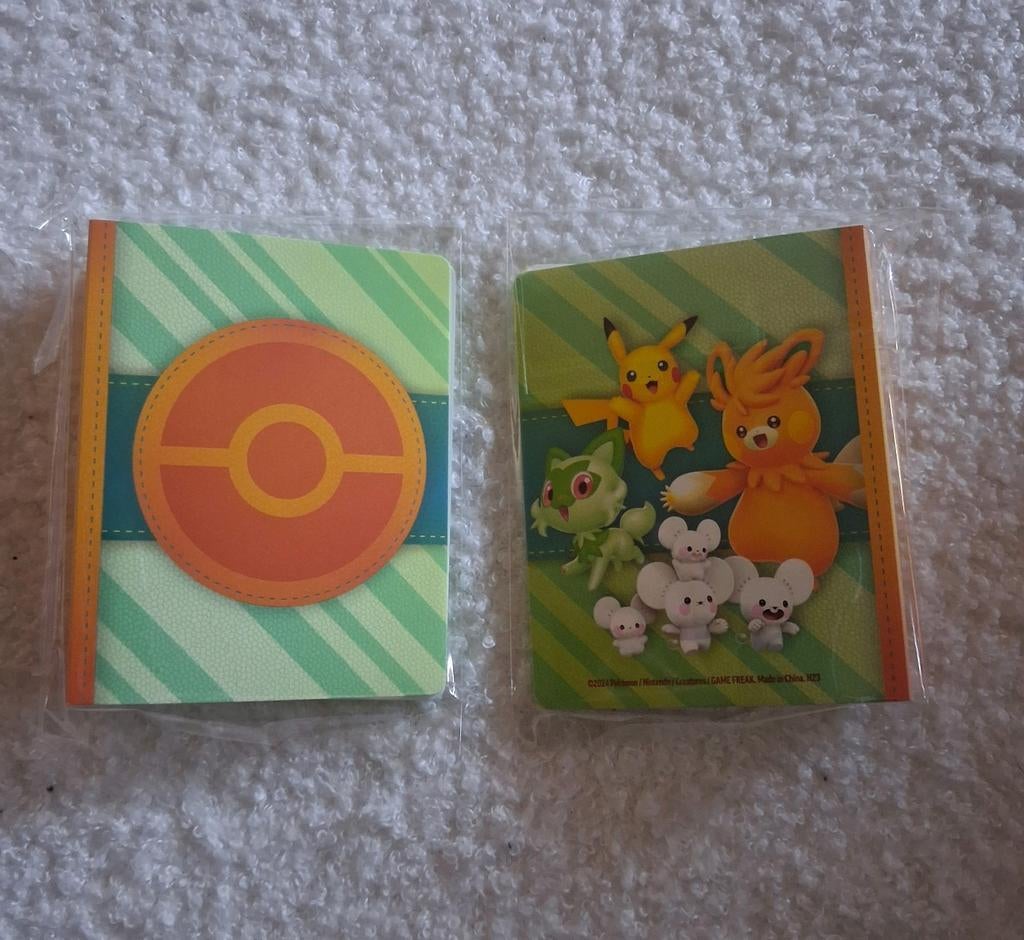 Pokémon kaarten mapje sealed. (2 stuks), Ophalen of Verzenden